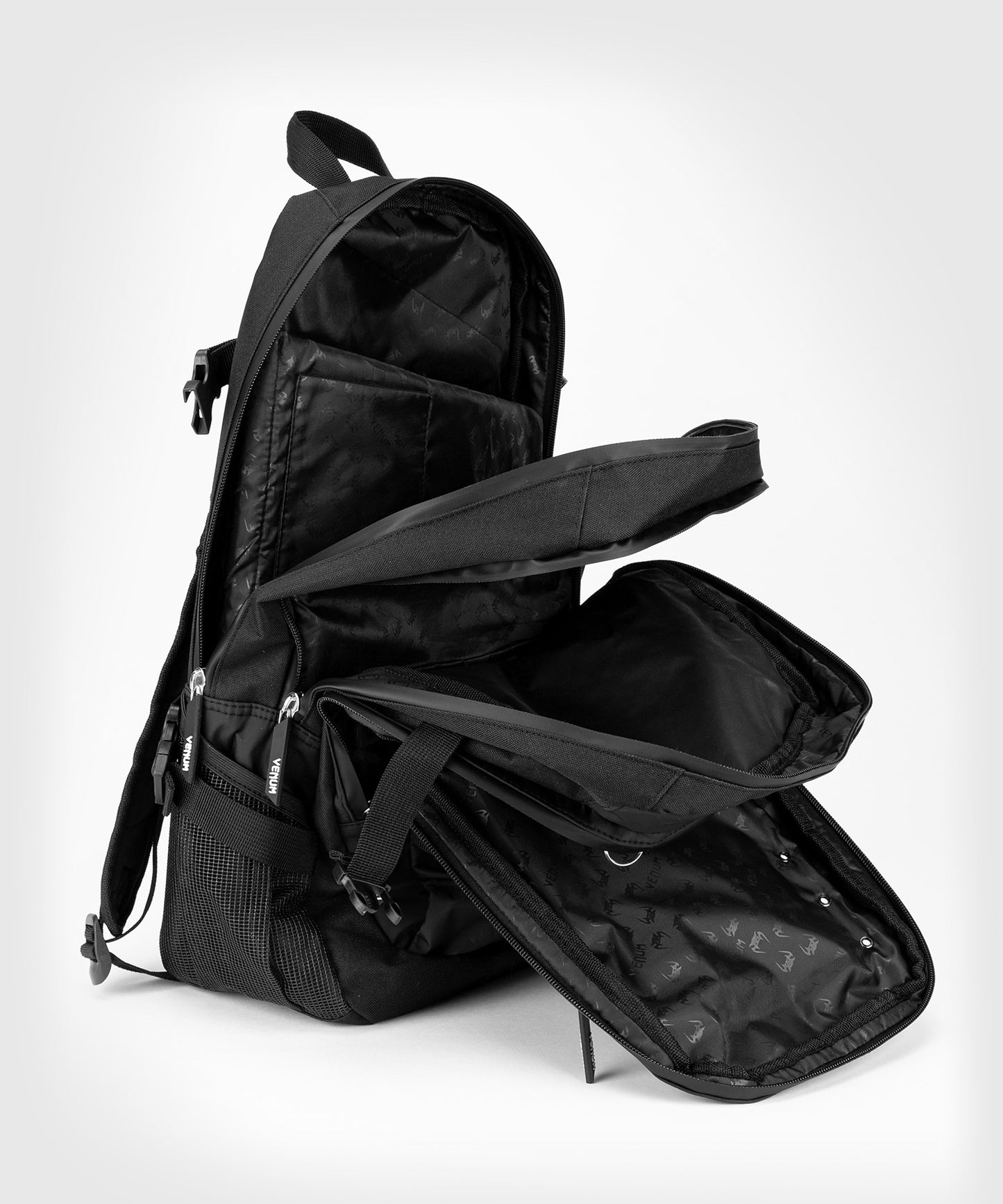Sac à Dos Venum Challenger Pro Evo (20-25L) – Noir/Blanc