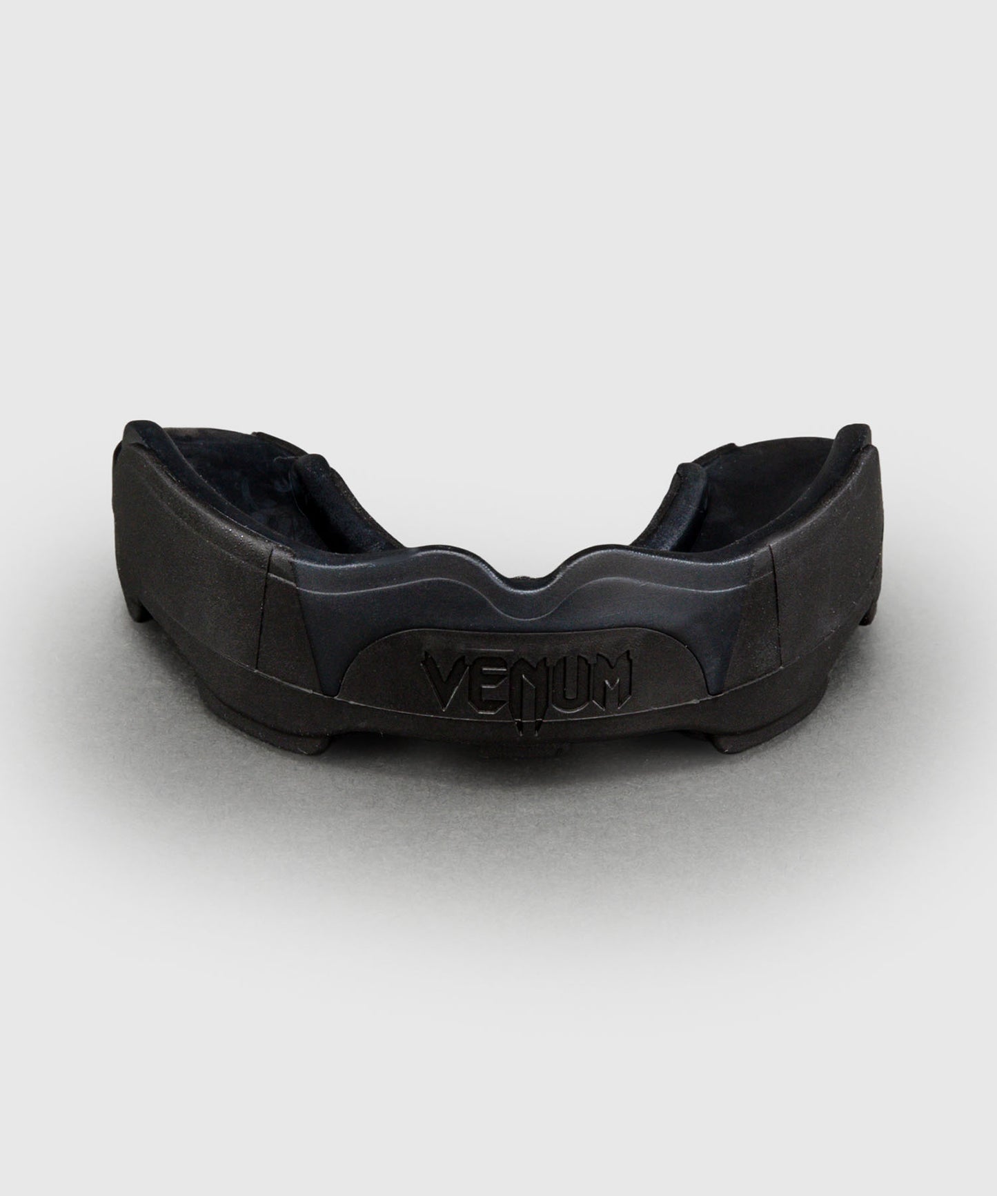 Venum Predator Paradenti – Nero/Nero/Rosso