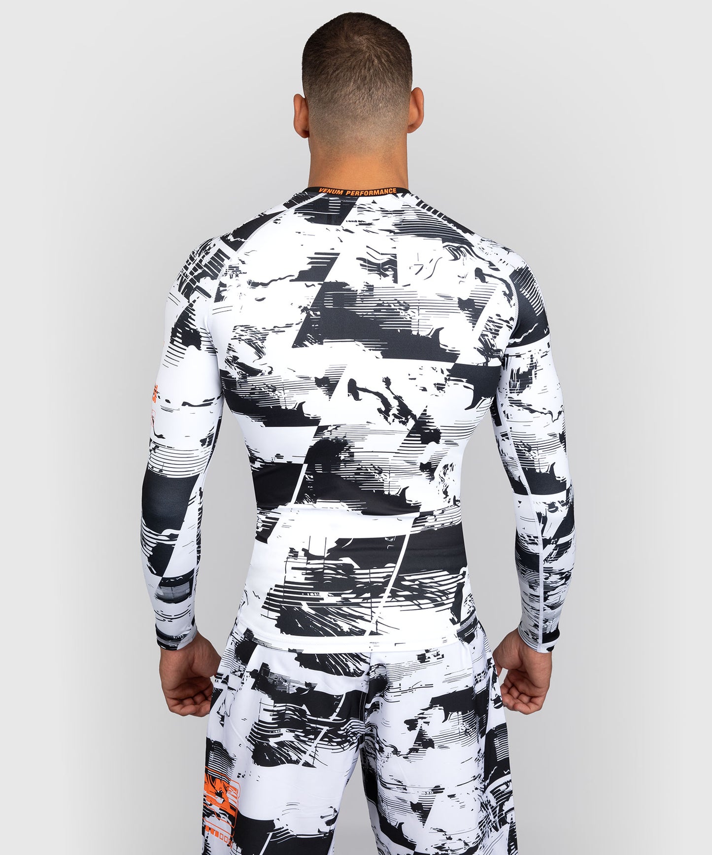 UFC Zenith by Venum Authentic Fight Week Rashguard de manga larga Performance Hombre - Blanco