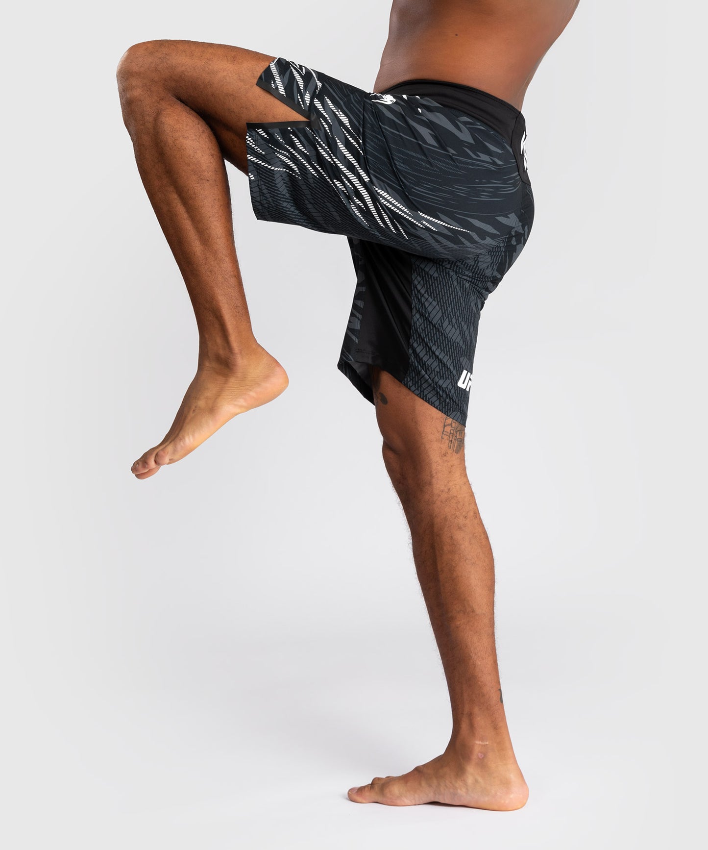 Shorts de Combat pour Hommes UFC Fusion by Venum Authentic Fight Night - Coupe Longue - Noir