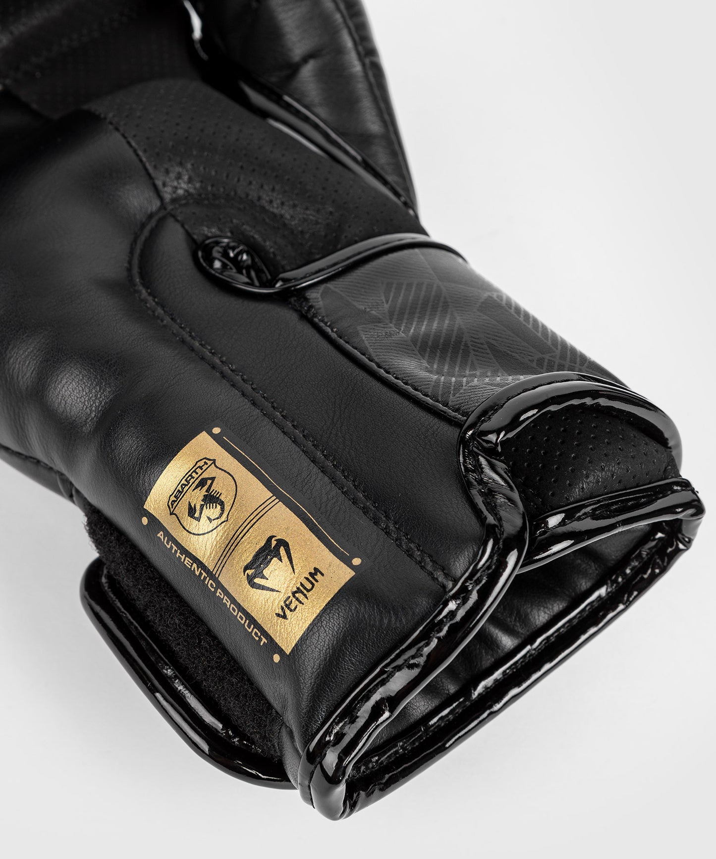 Gants de Boxe Venum Abarth #1 - Noir/Or
