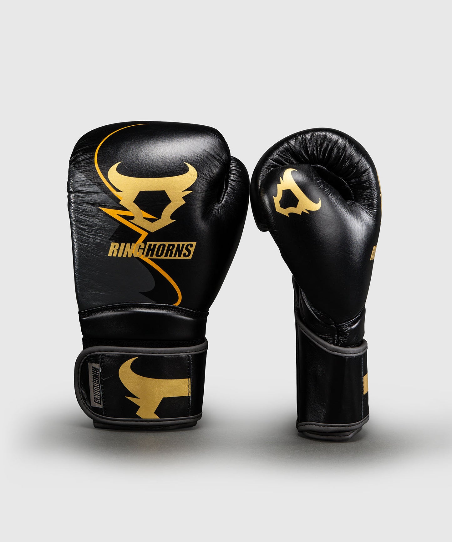 Ringhorns Charger by Venum Guantes de Boxeo Charger – Negro/Oro