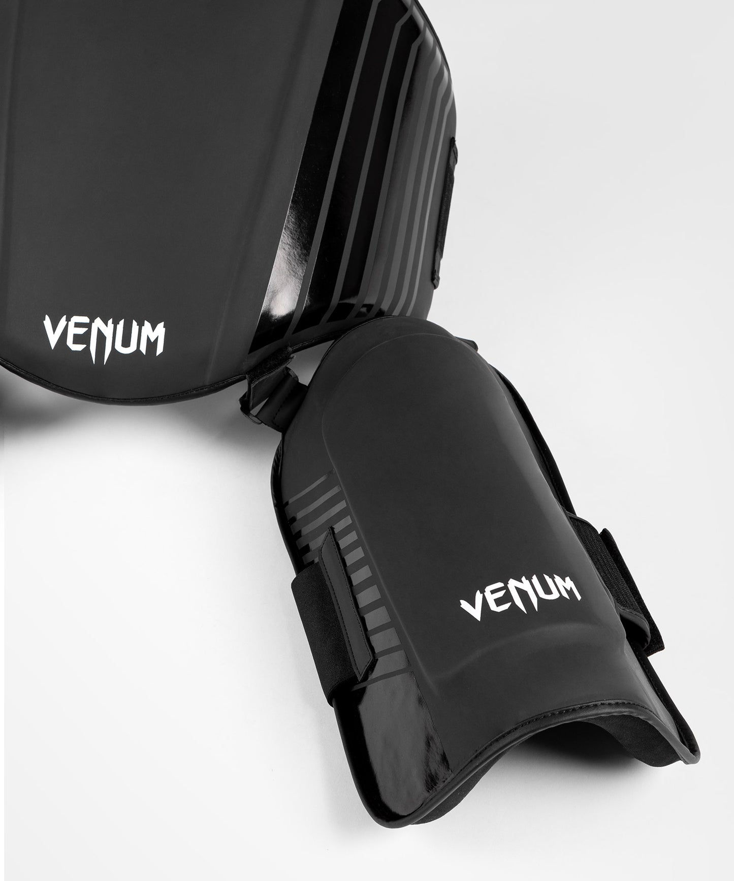 Venum Challenger Bauch- und Beinschutz - Schwarz/Weiß