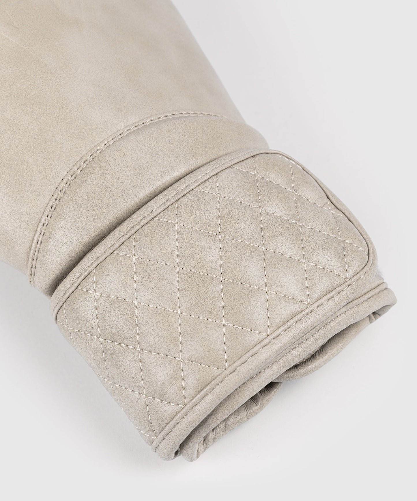 VENUM Impact Classic Boxing Gloves - Ivory