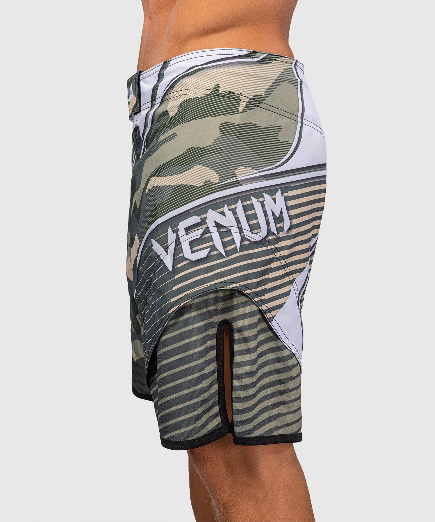 Venum Camo Hero Fightshorts - Khaki/Cremeweiß