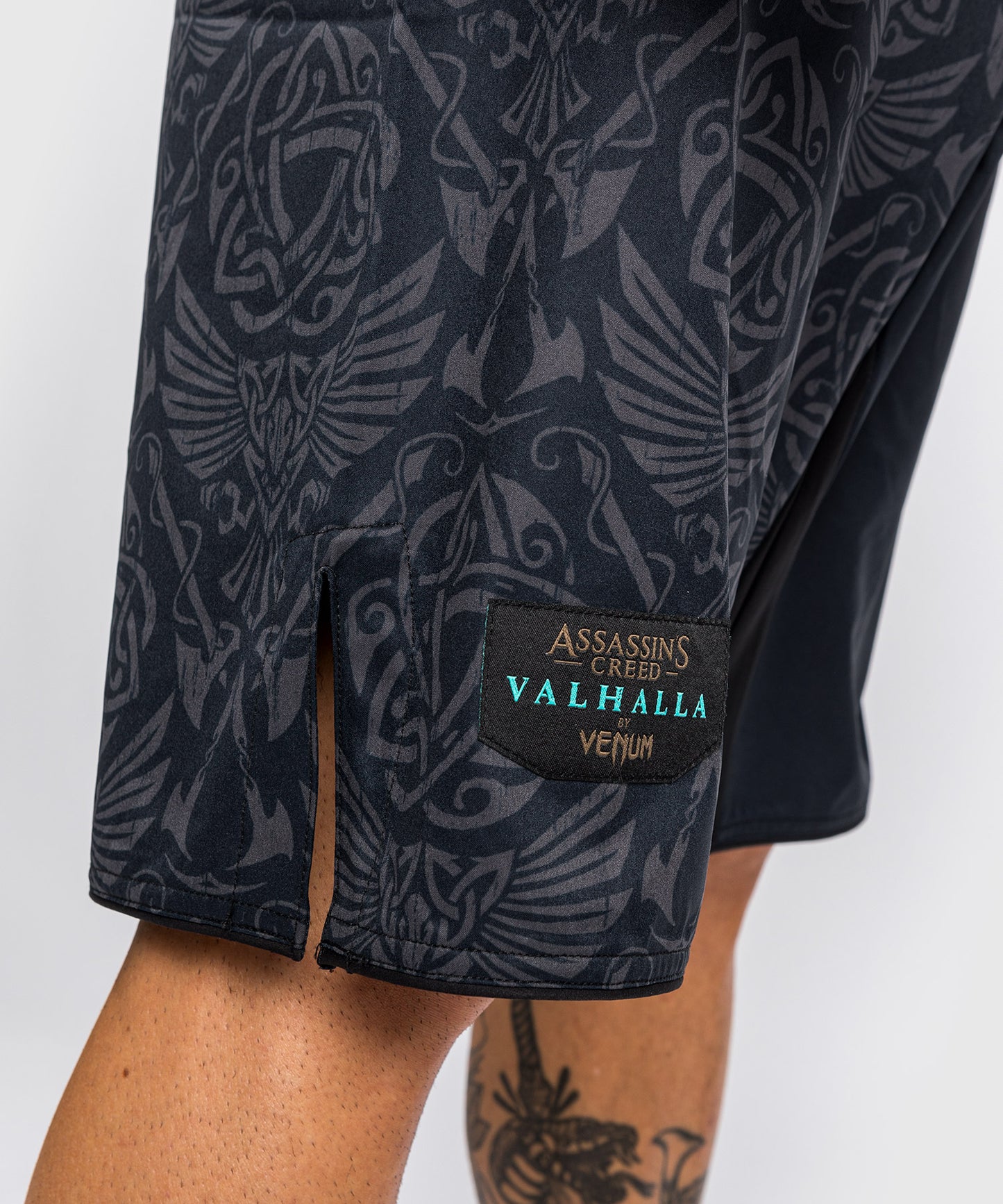 Pantaloncini da combattimento ricaricati di Venum Assassin's Creed - neri