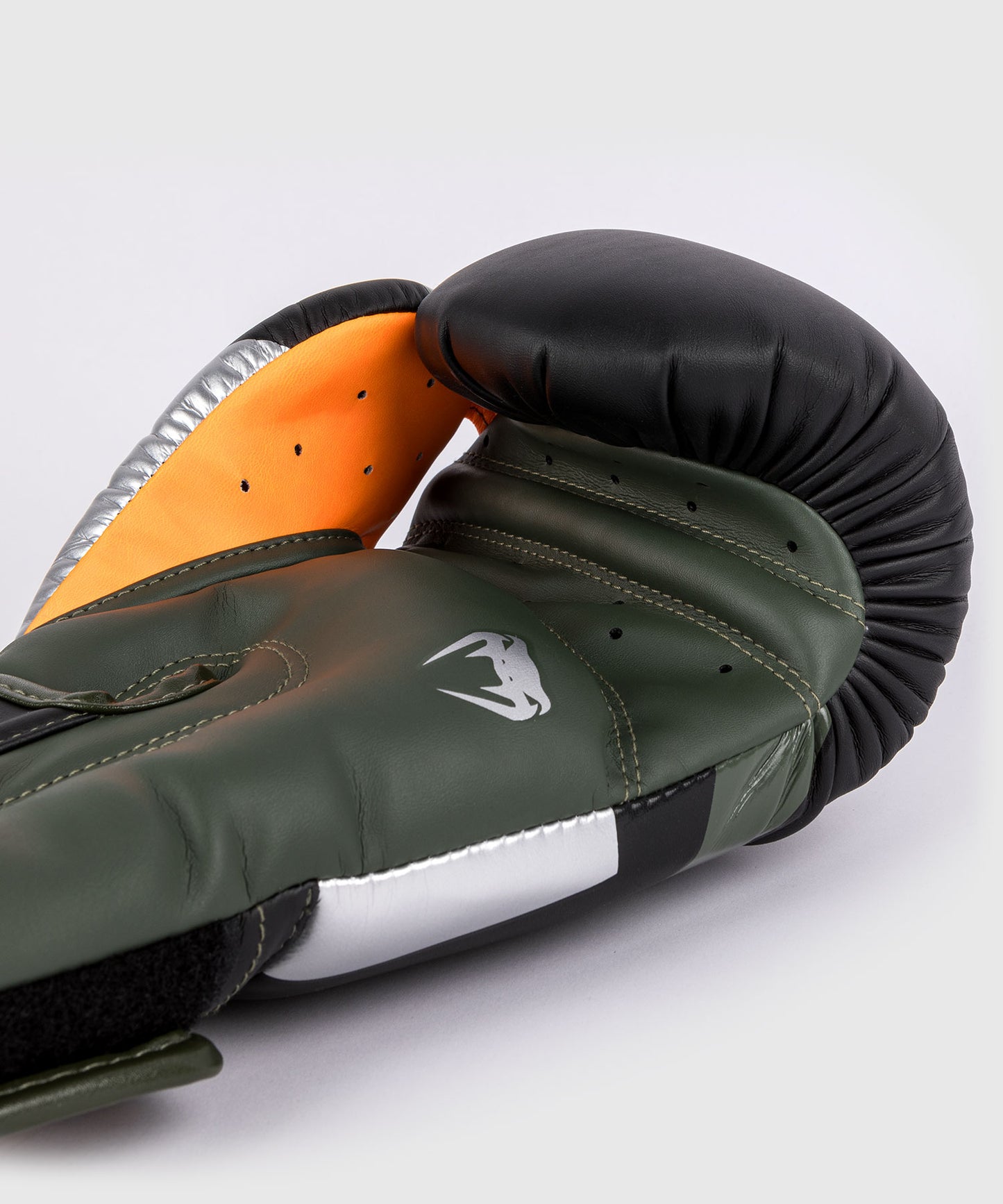 Gants de boxe Venum Elite - Noir/Argent/Kaki