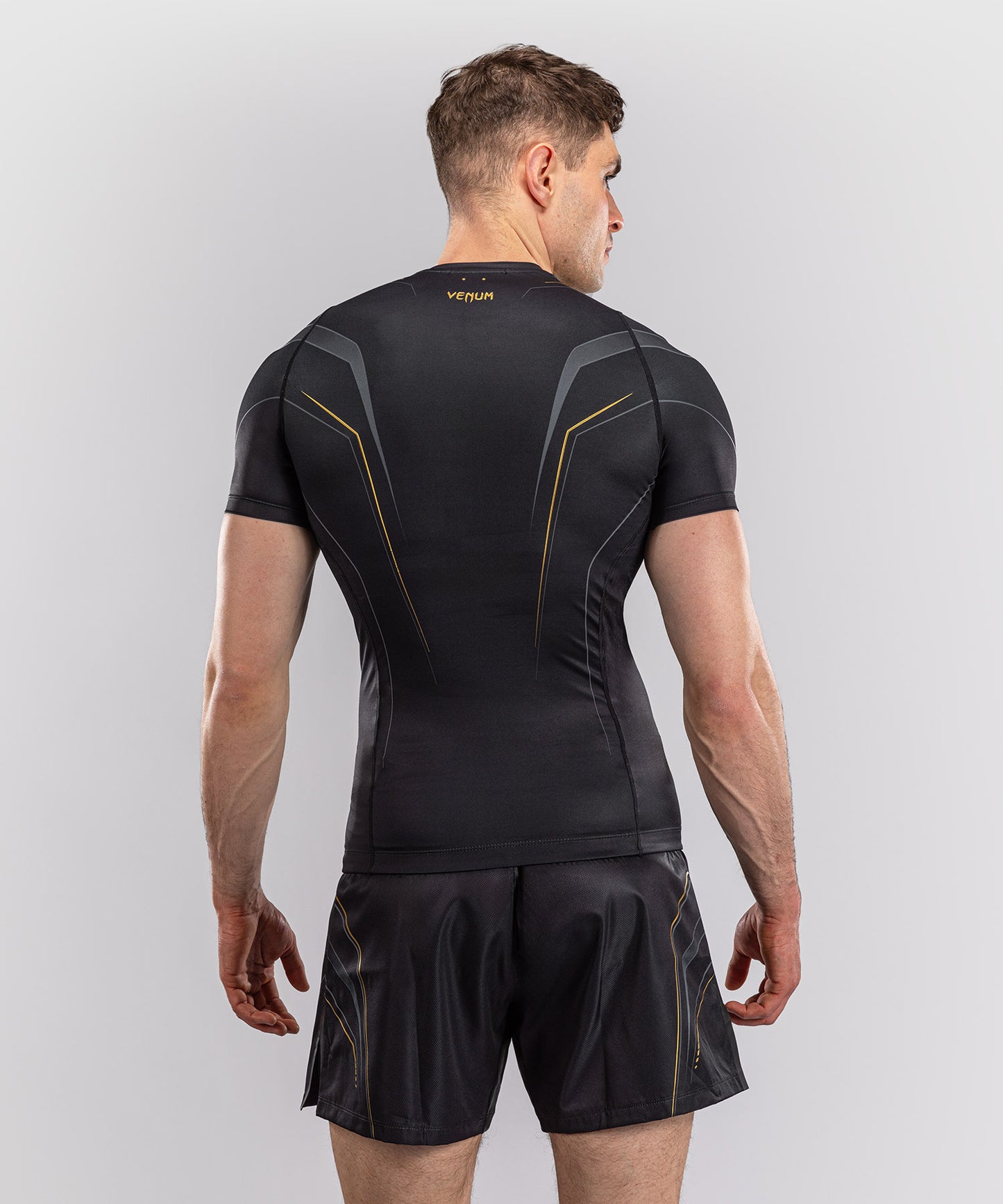 Venum Streamline Rashguard Manga Corta – Negro/Oro