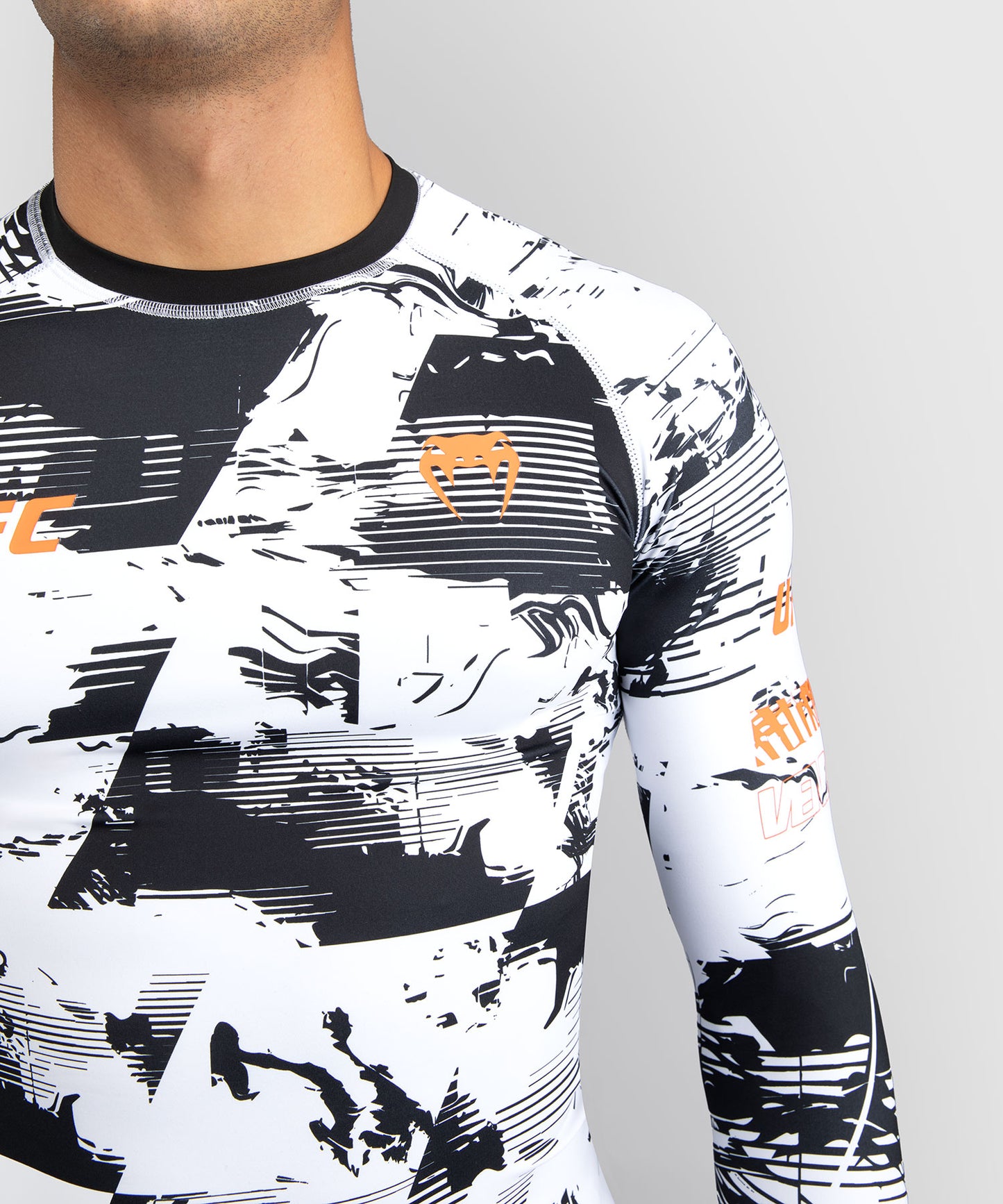 UFC Zenith by Venum Authentic Fight Week Rashguard de manga larga Performance Hombre - Blanco