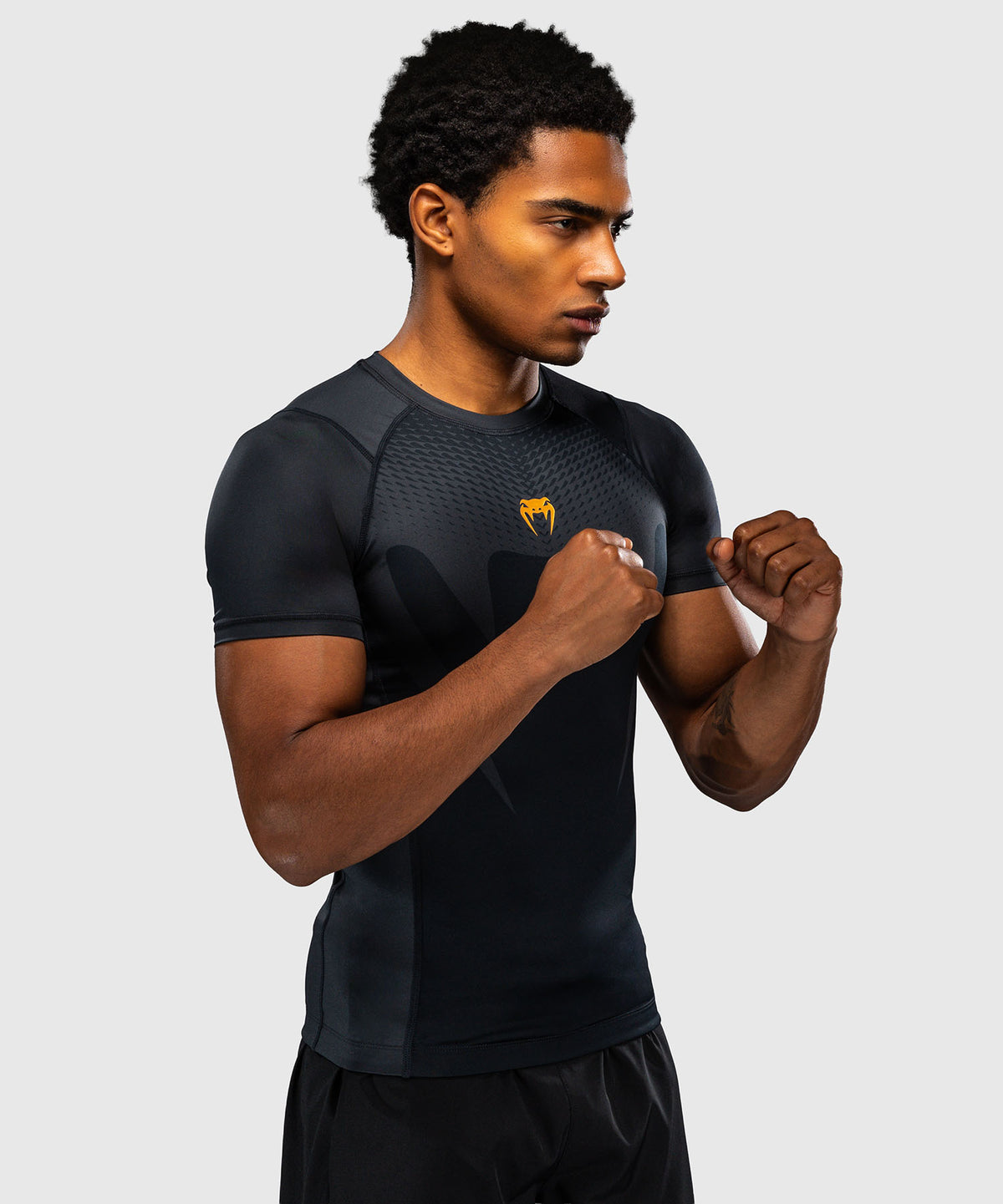 Rashguard manches courtes Venum Attack - Noir/Or