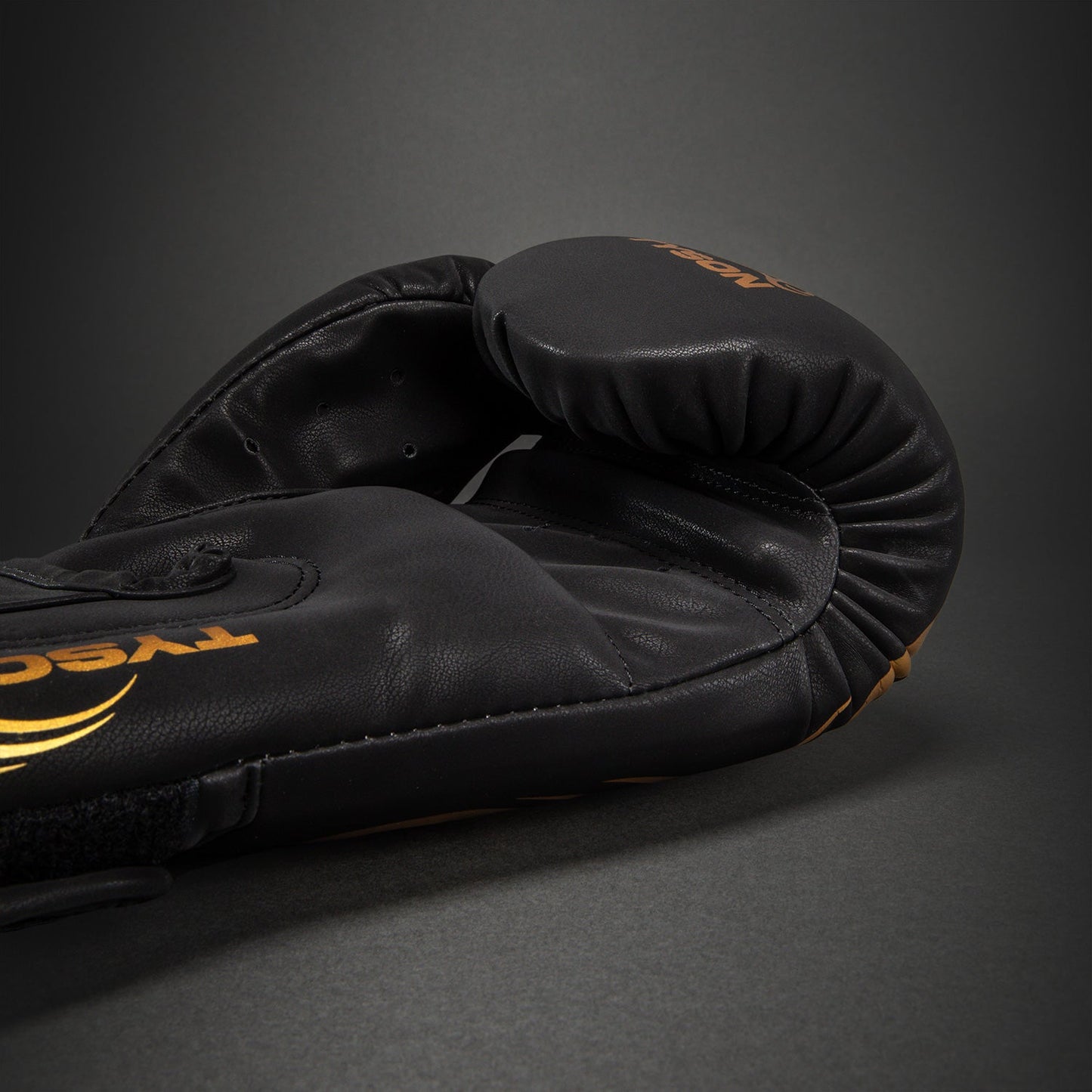 Gants de boxe Venum Mike Tyson Replica – Noir/Or