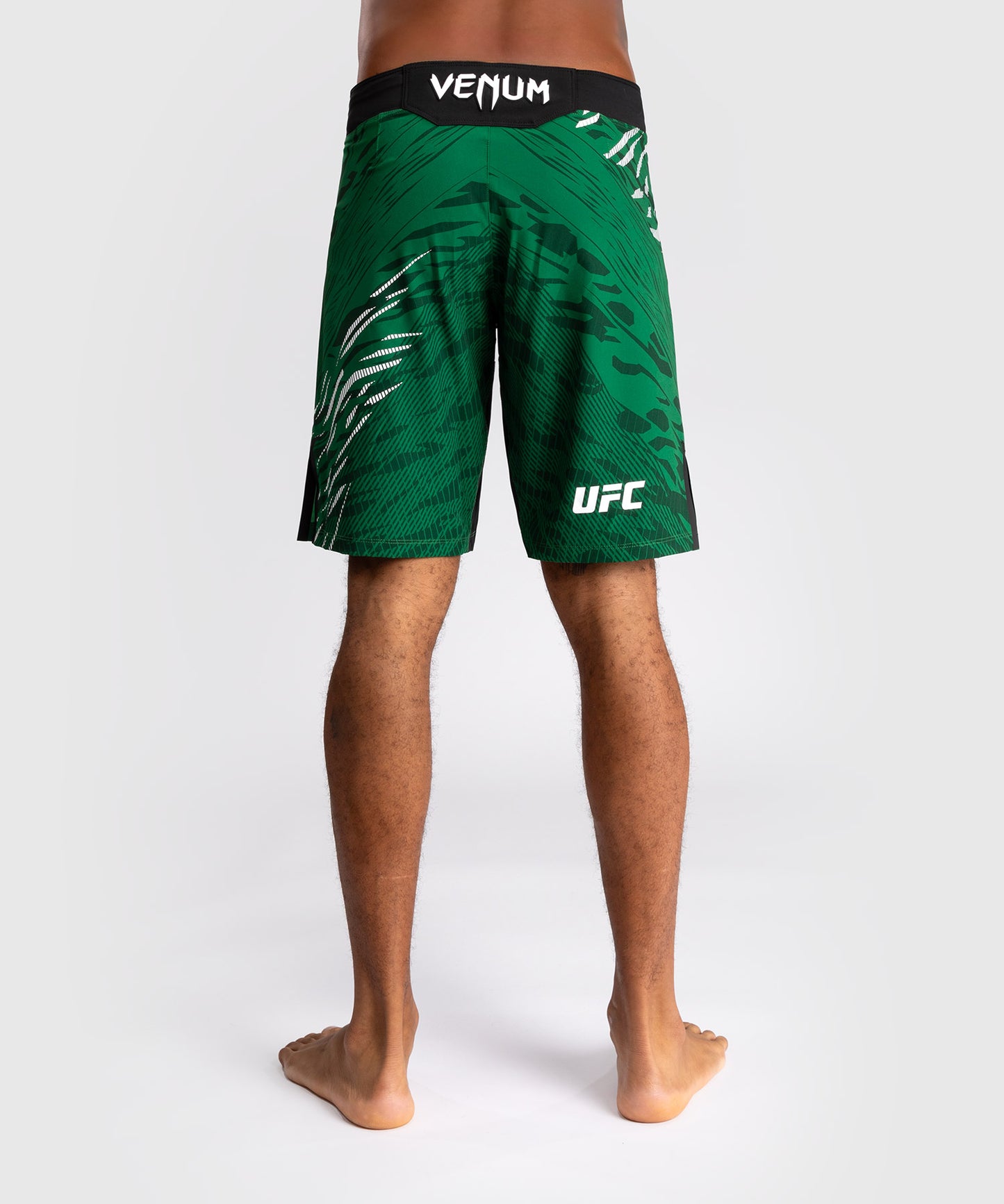 UFC Fusion by Venum Authentic Fight Night Herren Fight Short - Long Fit - Grün
