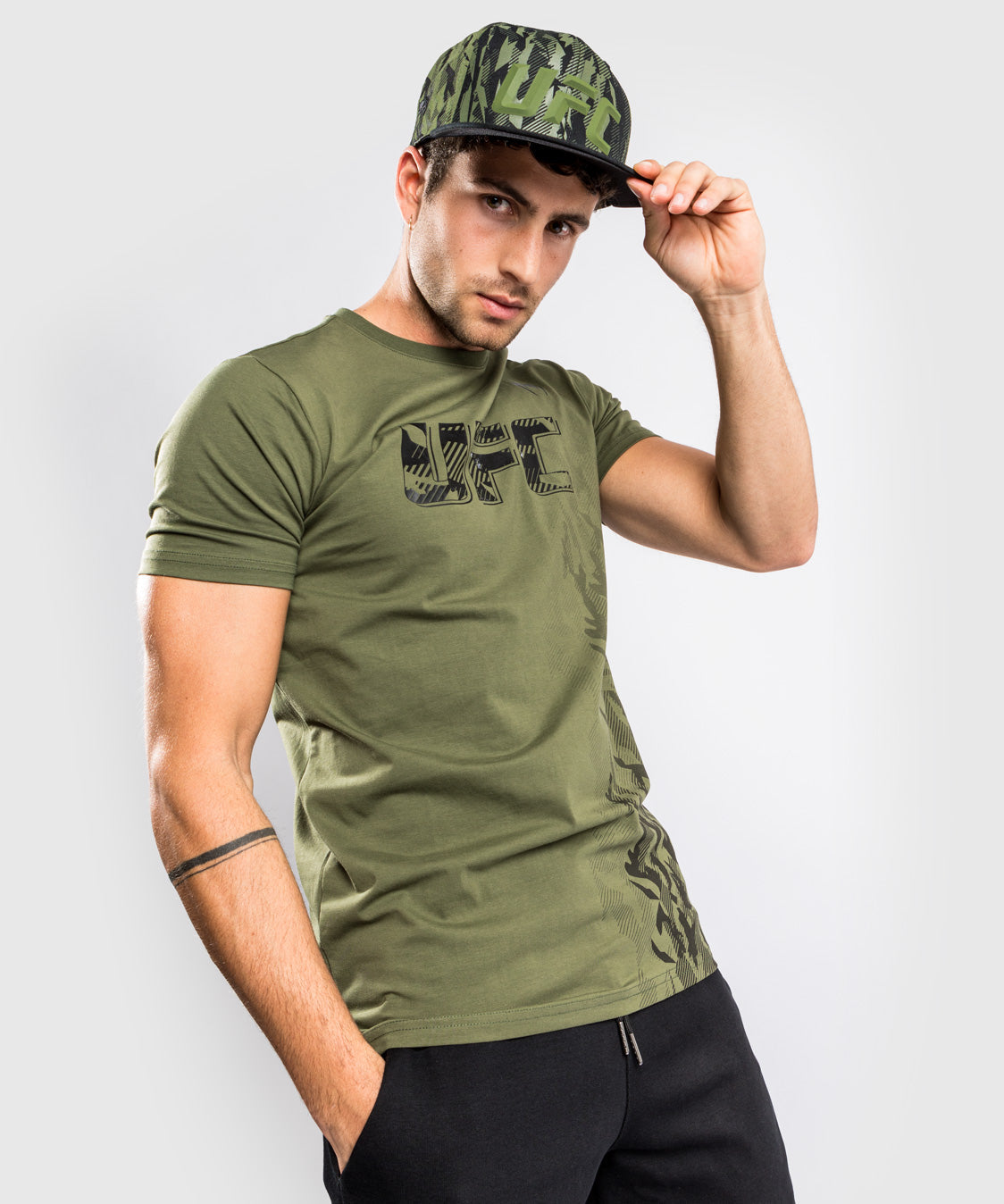 UFC Men's Short Sleeve Cotton T-Shirt Venum Authentic Fight Week - Khaki