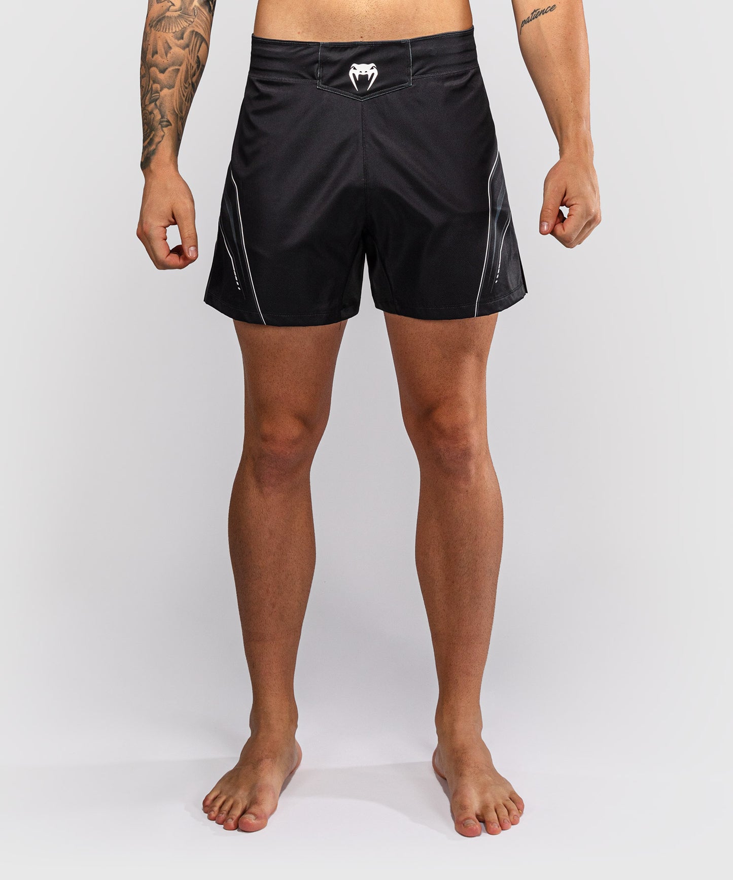 Venum Streamline Fightshorts – Schwarz/Weiß