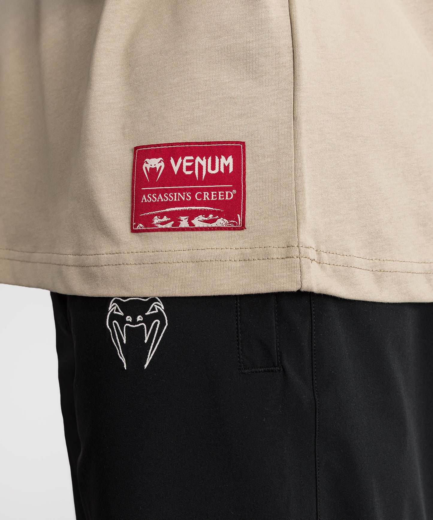 Venum x Assassin’s Creed Shadows T-Shirt - Sabbia