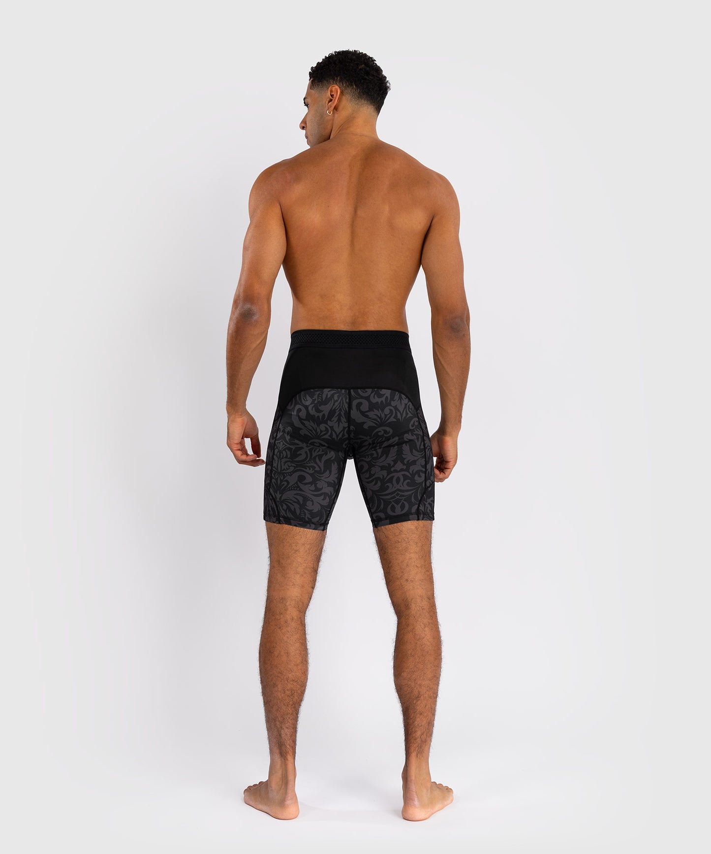 Venum x Topuria Unmatched Edition Pantaloncini a compressione - Nero/Oro