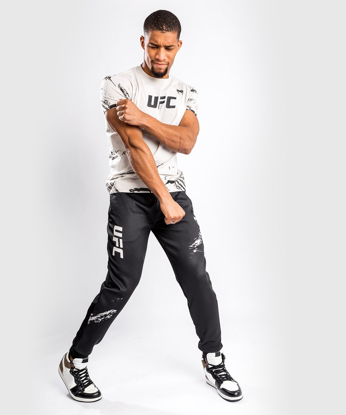 Venum Authentic Fight Week 2.0 UFC sweatpants - Black/Sand