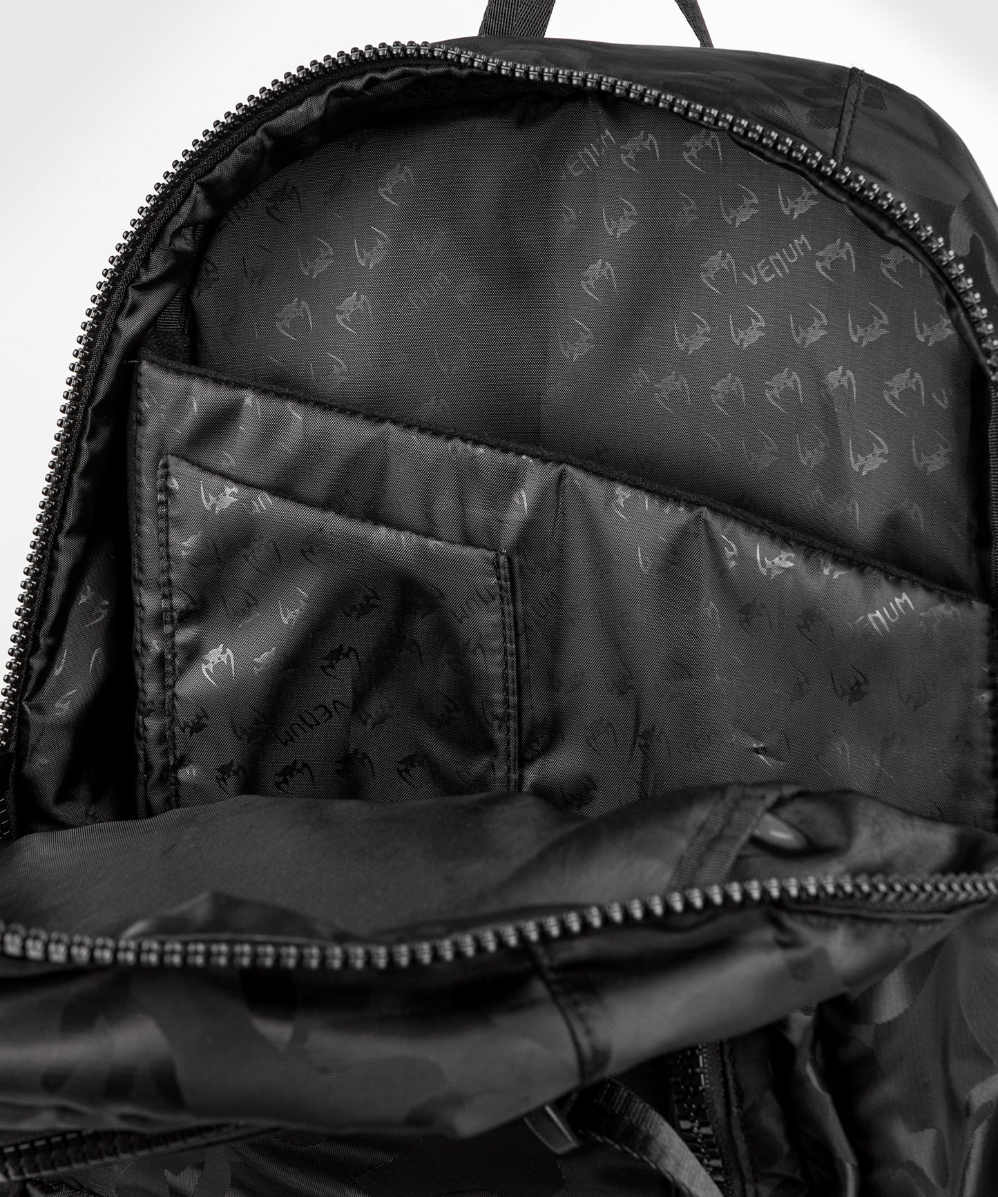 Sac à Dos Venum Challenger Pro (20-25L) – Noir/Camo Foncé