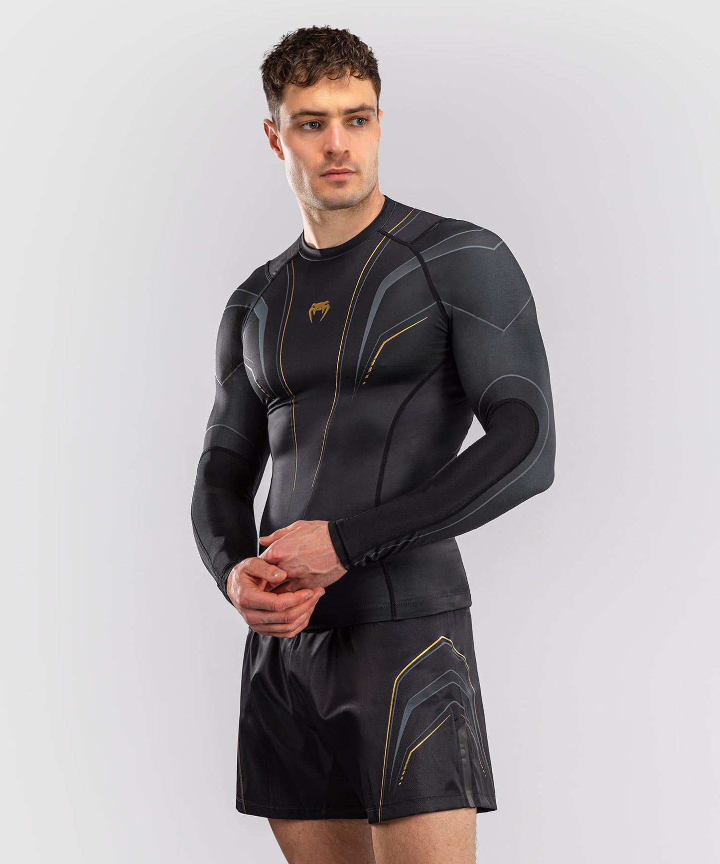 Venum Streamline Long Sleeve Rashguard - Black/Gold