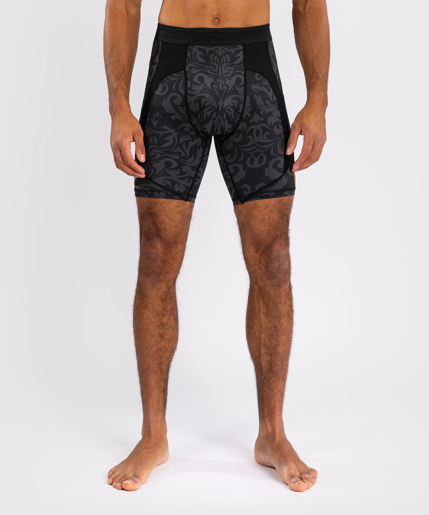 Venum x Topuria Unmatched Edition Pantaloncini a compressione - Nero/Oro