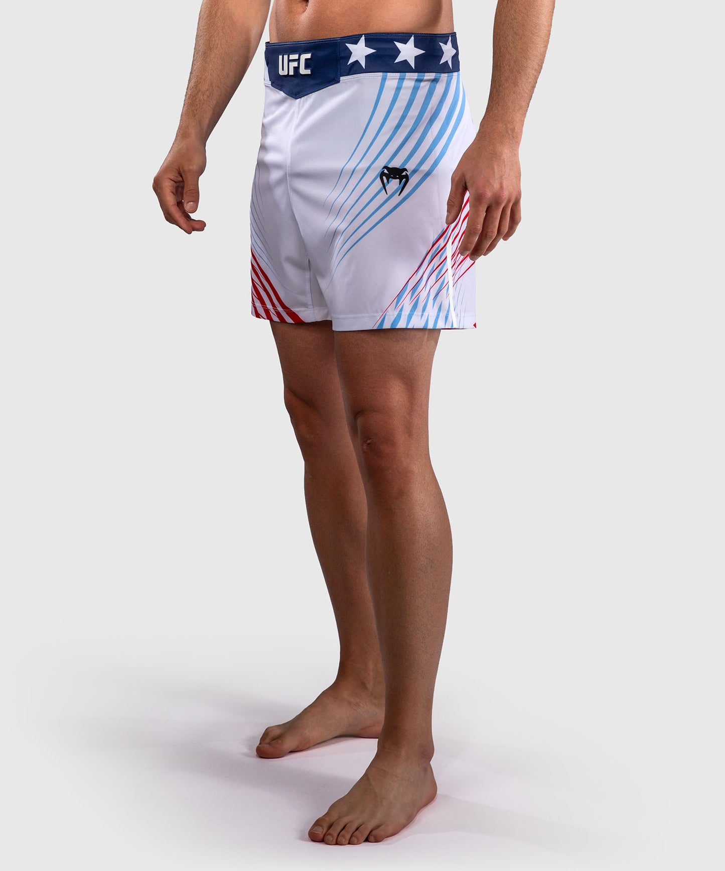 Official UFC Freedom 250 by Venum Authentic Fight Night Fight Shorts de ajuste corto para hombre - Blanco