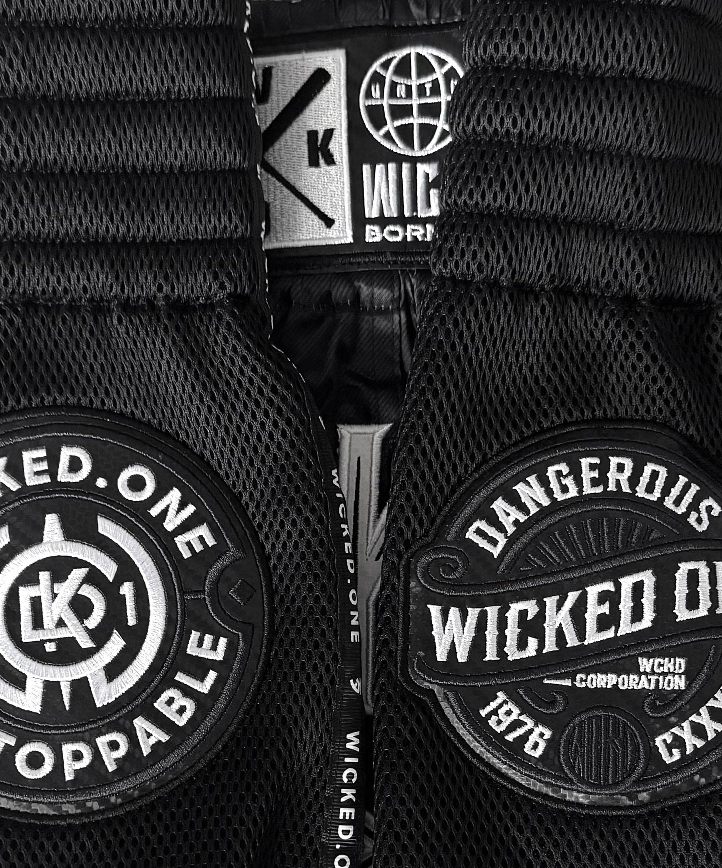 Wicked One Caïman Muay Thai Shorts - Black
