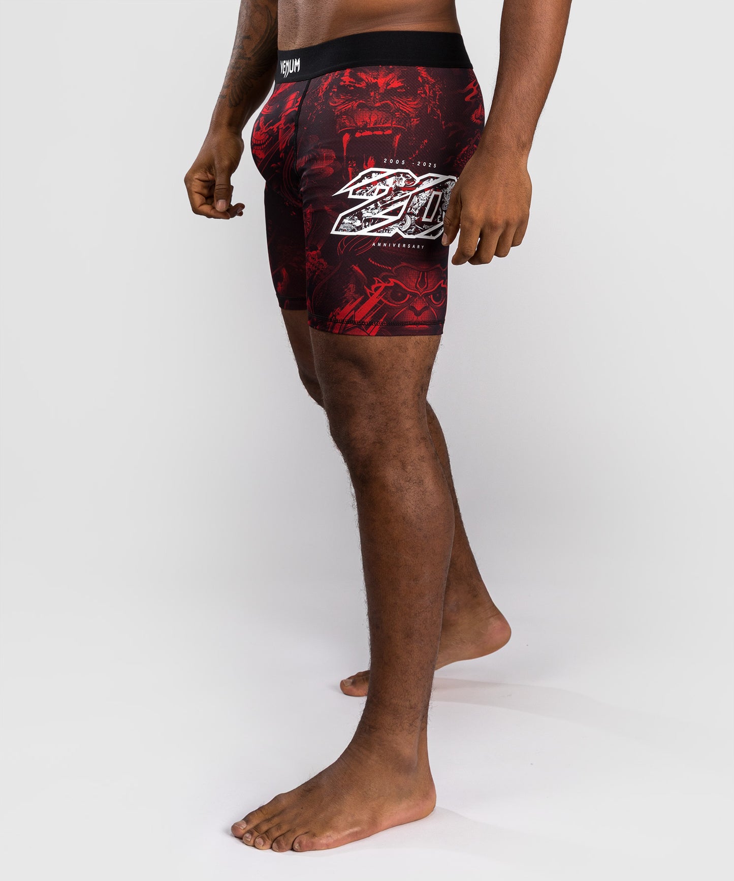 Venum 20th Anniversary Short de Compresión - Negro/Rojo
