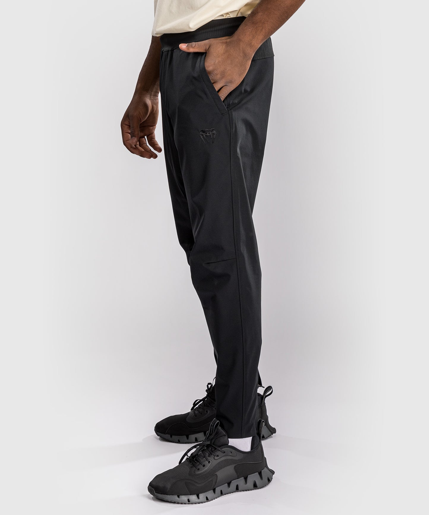 Venum Fly Jogginghose - Tiefschwarz