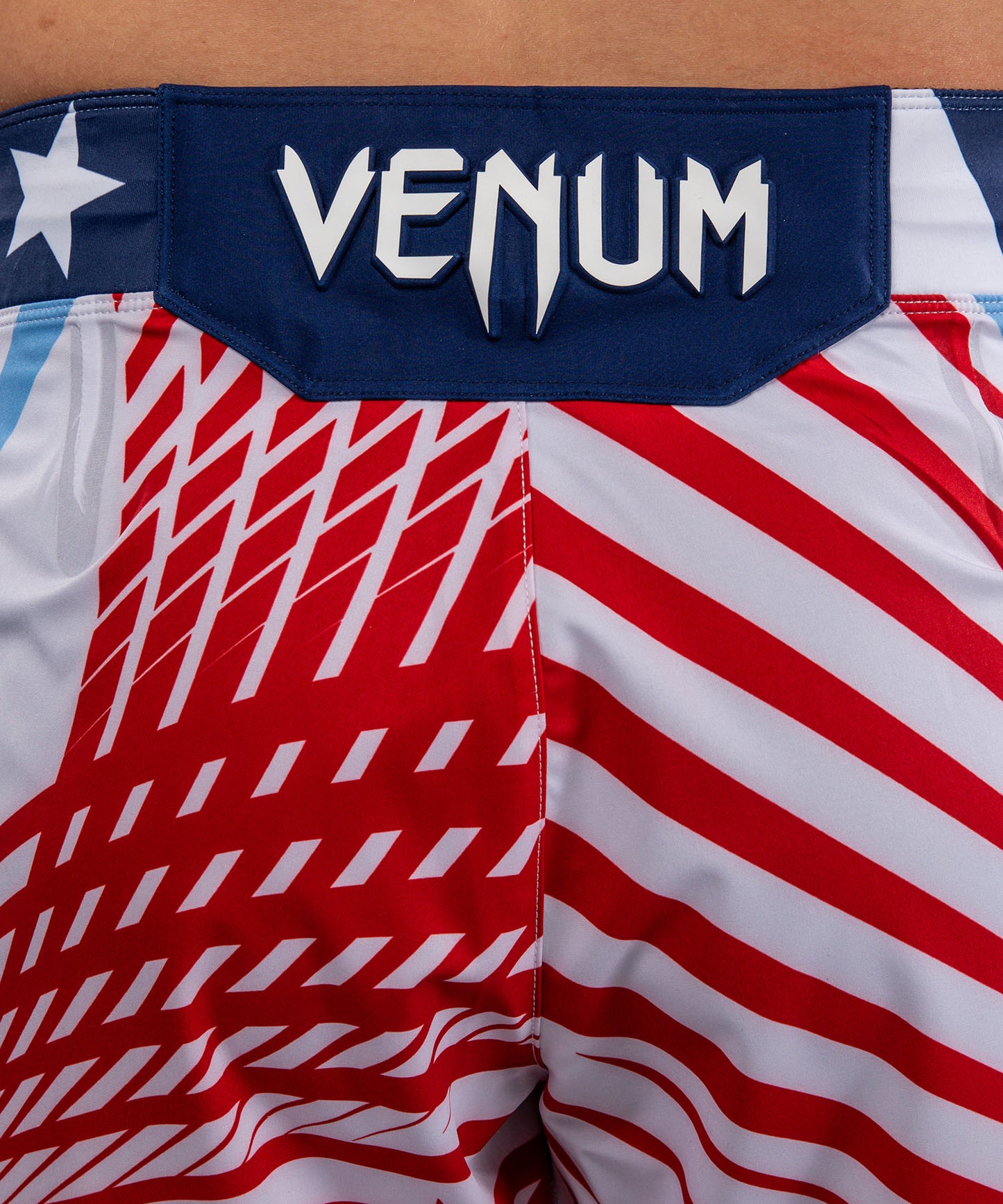 Official UFC Freedom 250 by Venum Authentic Fight Night Fight Shorts de ajuste corto para hombre - Blanco