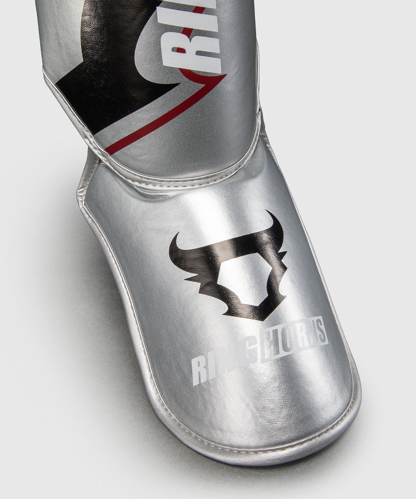 Ringhorns Charger by Venum Schienbeinschoner – Silber/Schwarz