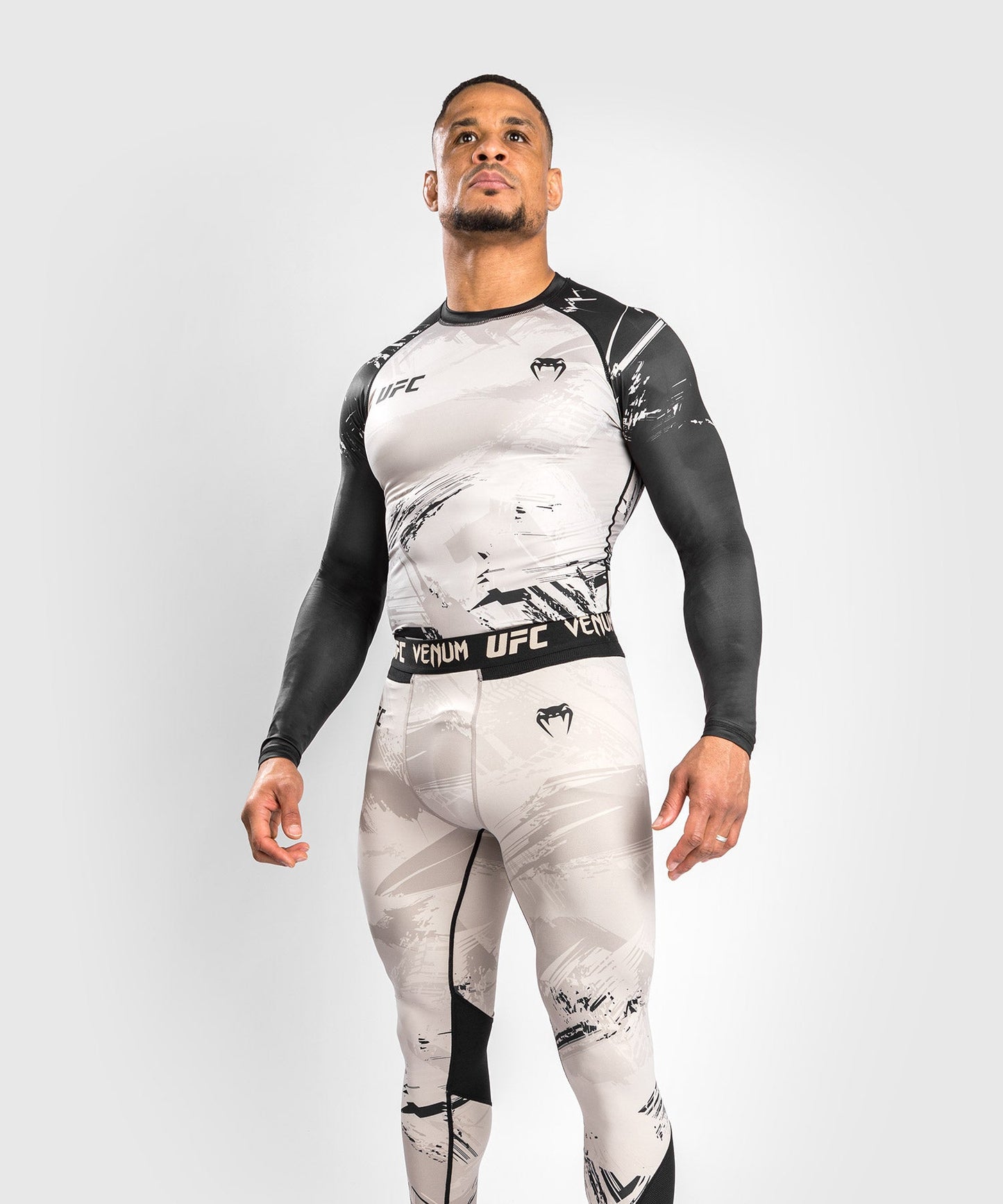 Venum Authentic Fight Week 2.0 UFC Compression T-Shirt - Sand/Schwarz
