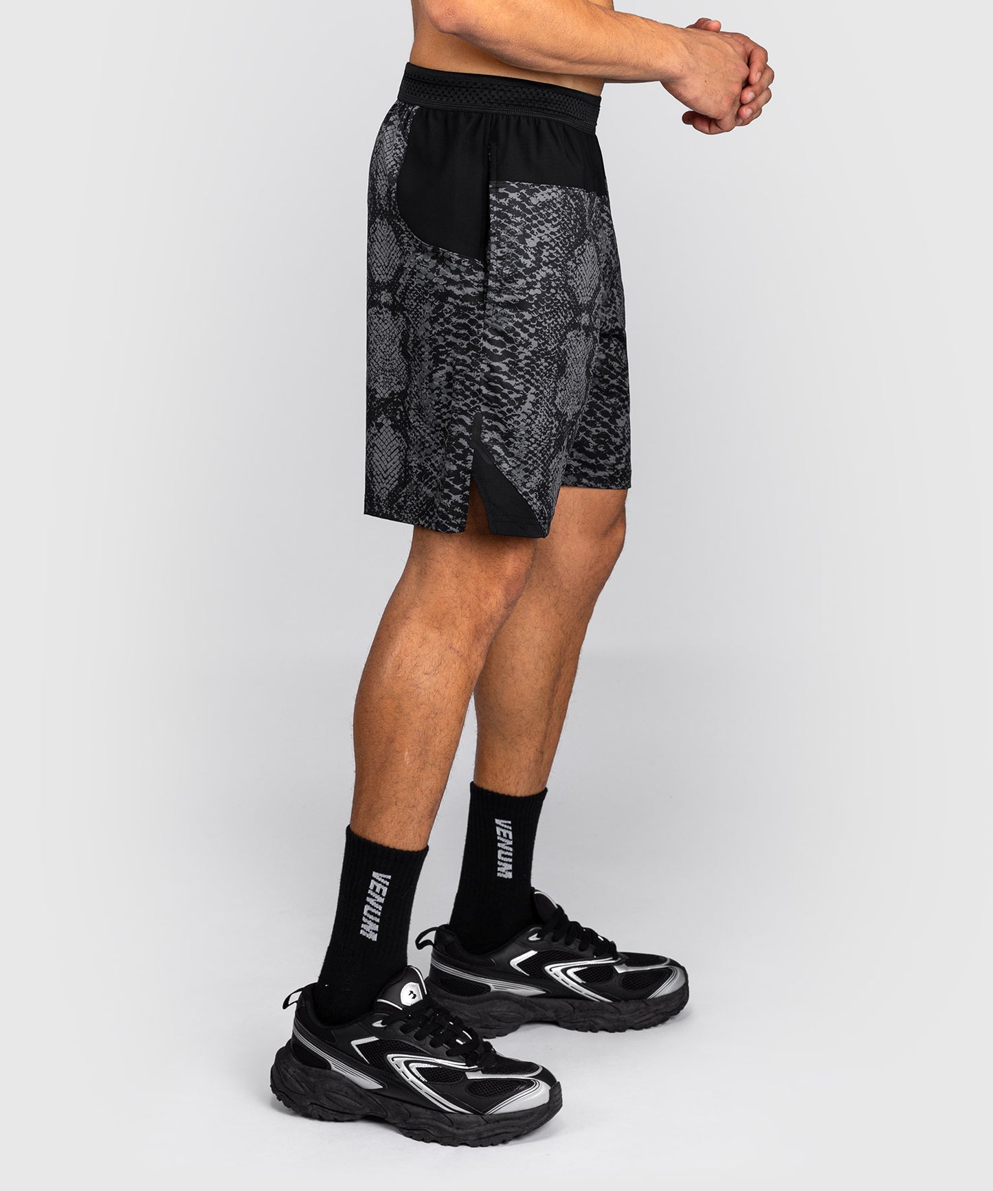 Venum G-Fit Short de Entrenamiento – Negro/Gris Carbón