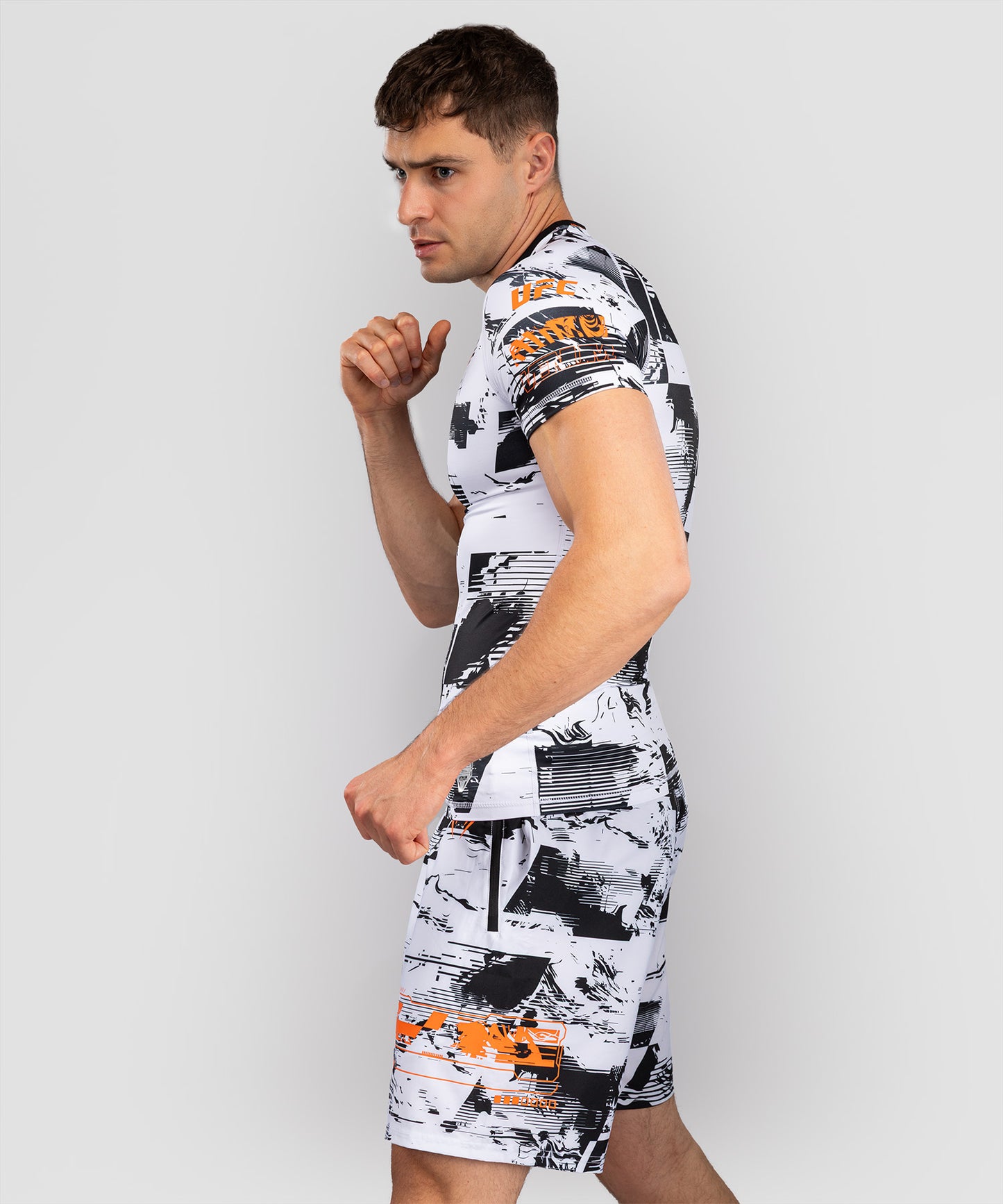 UFC Zenith by Venum Authentic Fight Week Performance Kurzarm Rashguard Herren - Weiß