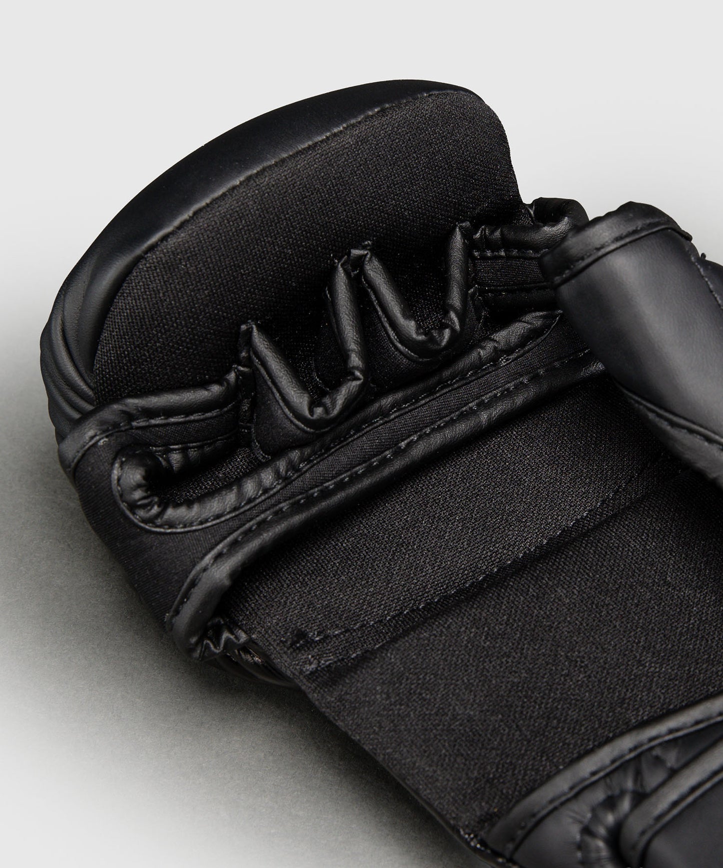 Gants de Sparring Venum Attack 2.0 – Noir/Or