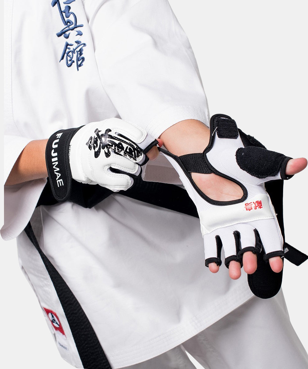 Fujimae Kyokushin Kenshin Guanti - Bianco