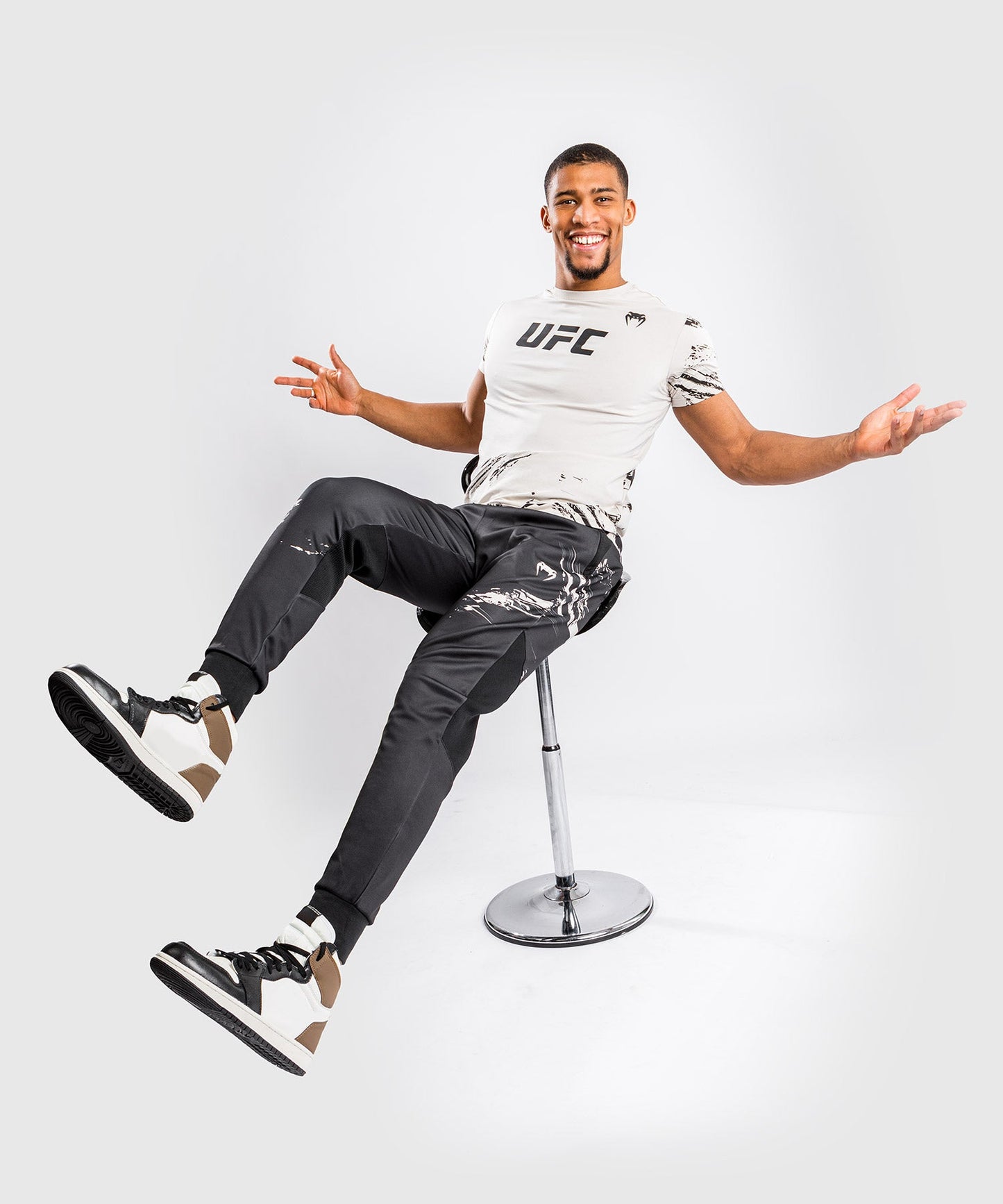 Venum Authentic Fight Week 2.0 UFC sweatpants - Black/Sand