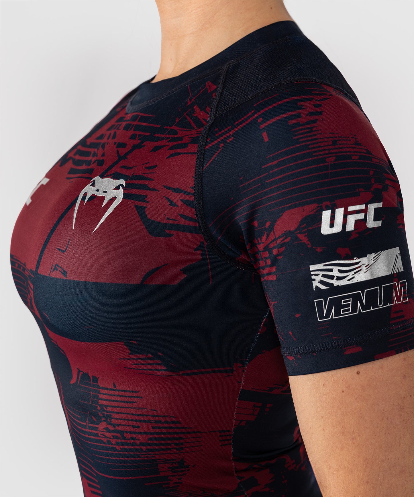 UFC Zenith by Venum Authentic Fight Week Rashguard de manga corta Performance Mujer - Azul marino/Burdeos/Plateado