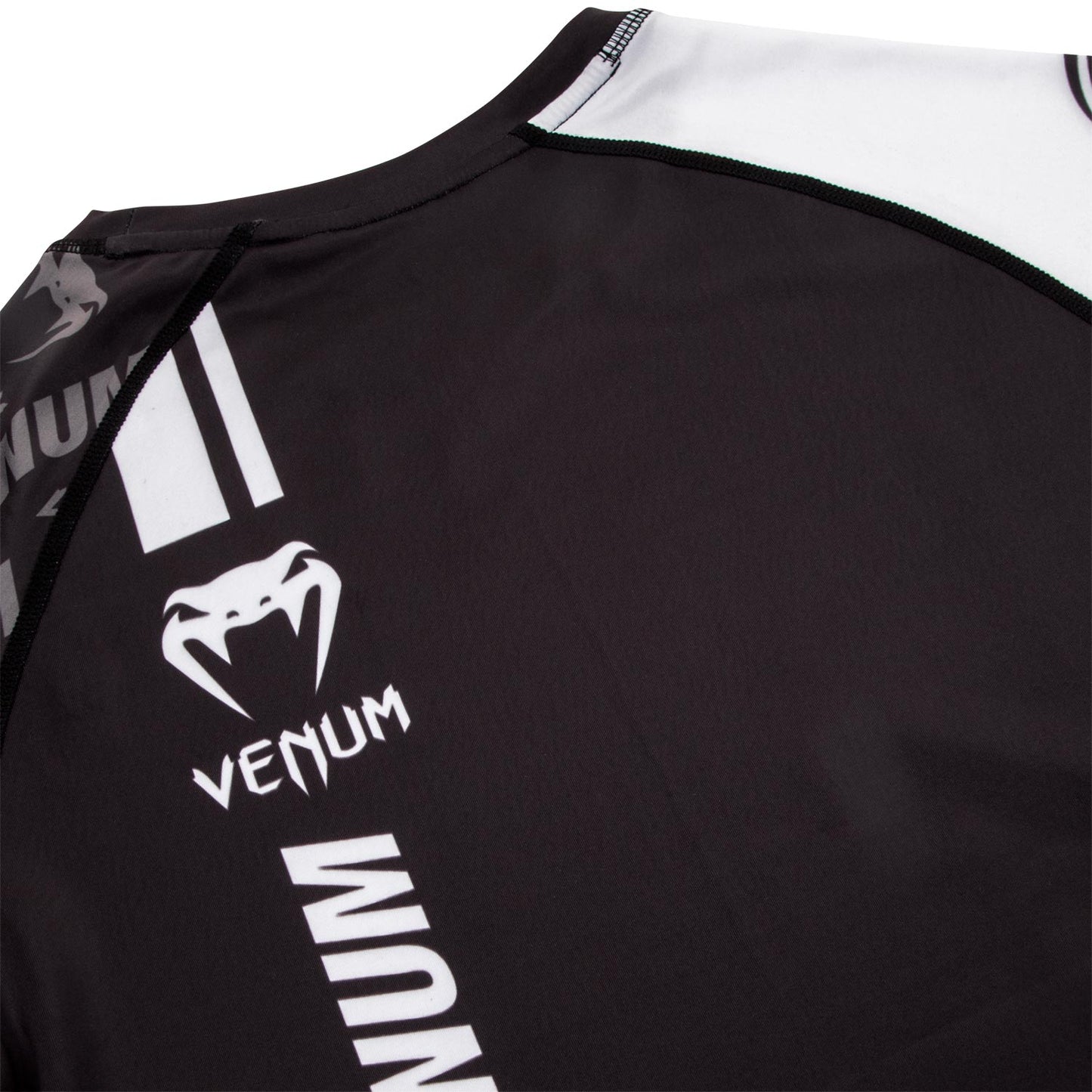 Venum Logos Rashguard - Long Sleeve - Black/White
