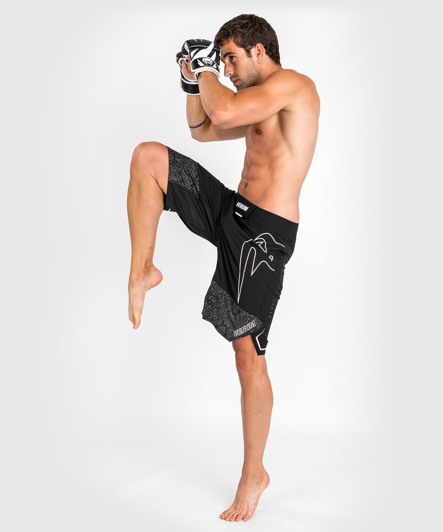 Kampfshorts LIGHT 4.0 Venum - Schwarz/Weiß