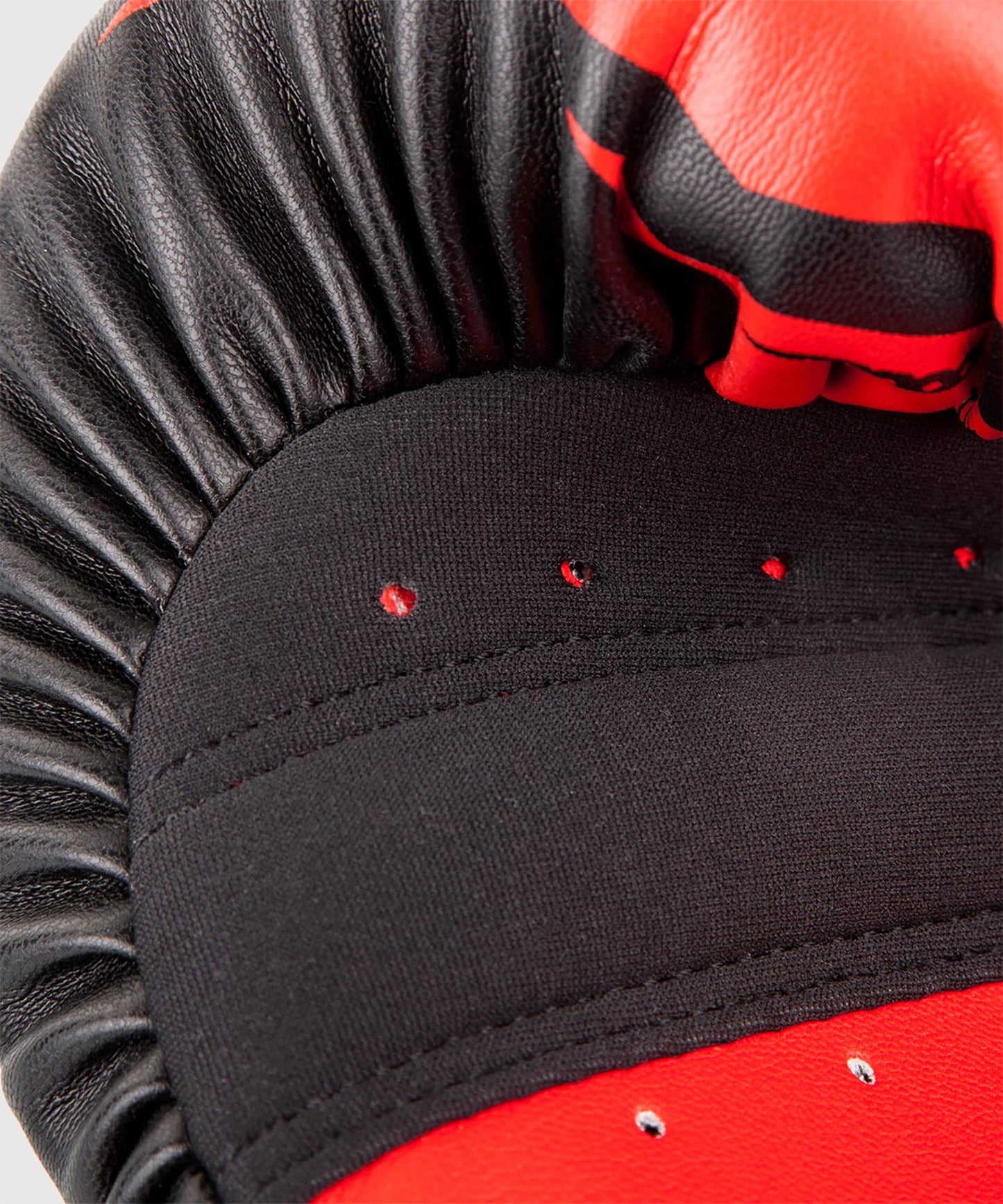 Gants de boxe Noir/Rouge Venum Challenger 3.0