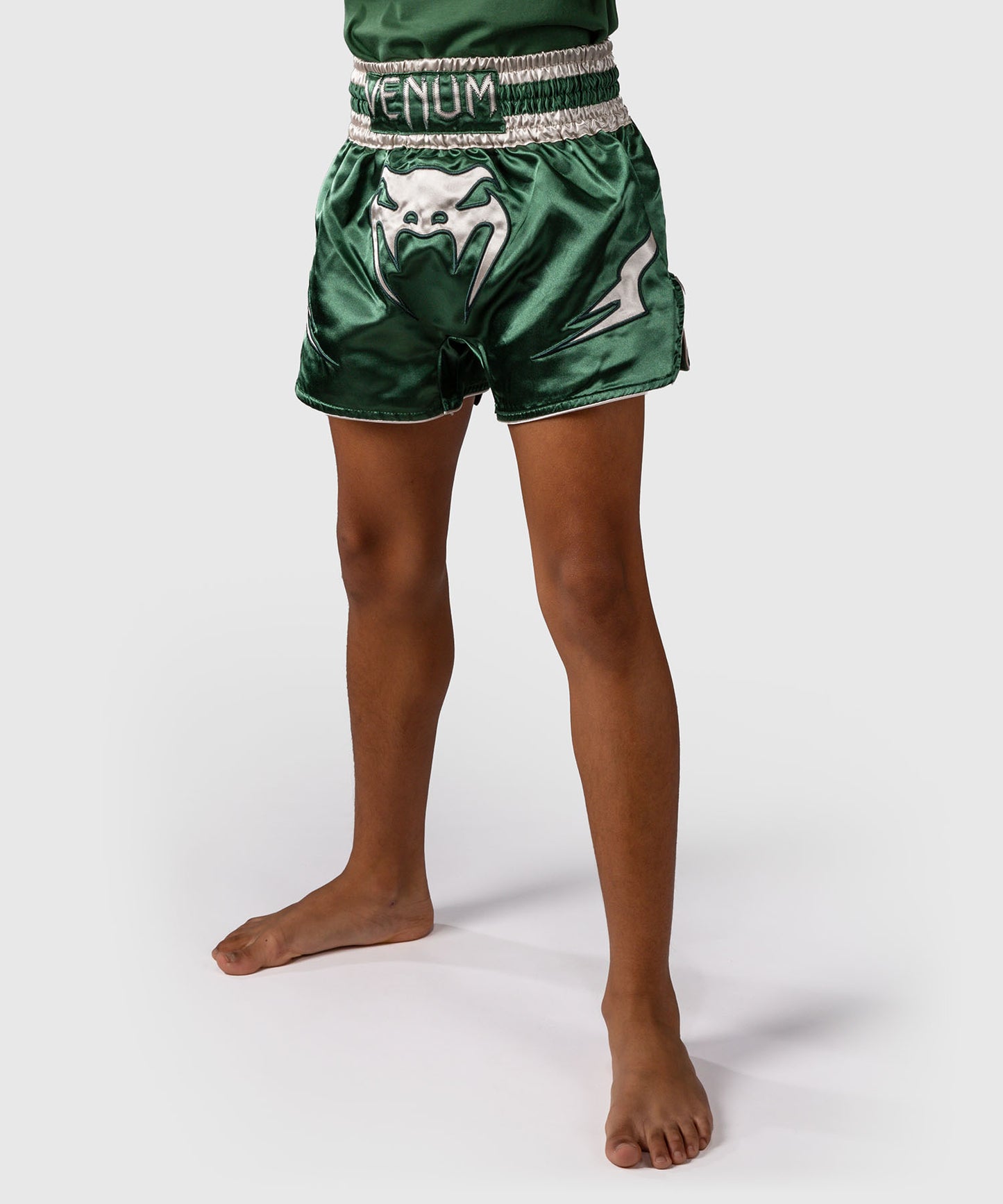 Venum Inferno Short de Muay Thai – Verde Bosque/ Blanco Roto