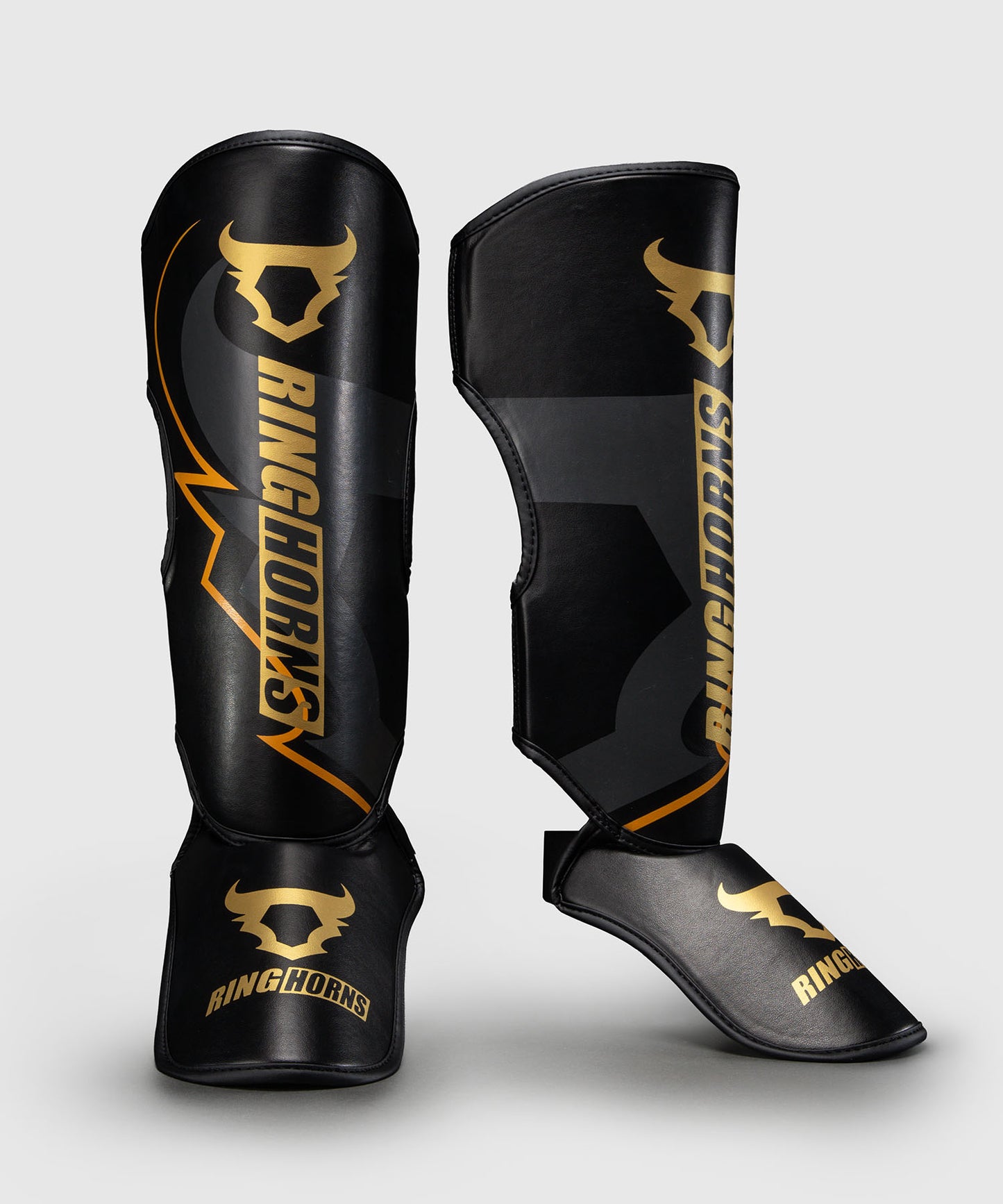 Protège-tibias Ringhorns Charger by Venum – Noir/Or