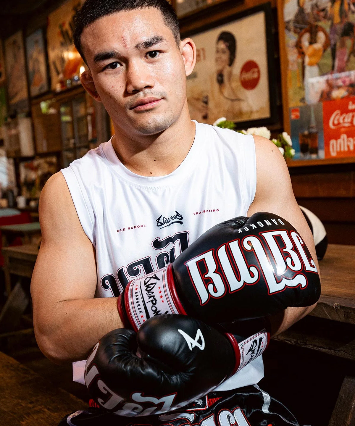 8 Weapons Bangkok Guantes de Boxeo - Negro/Blanco