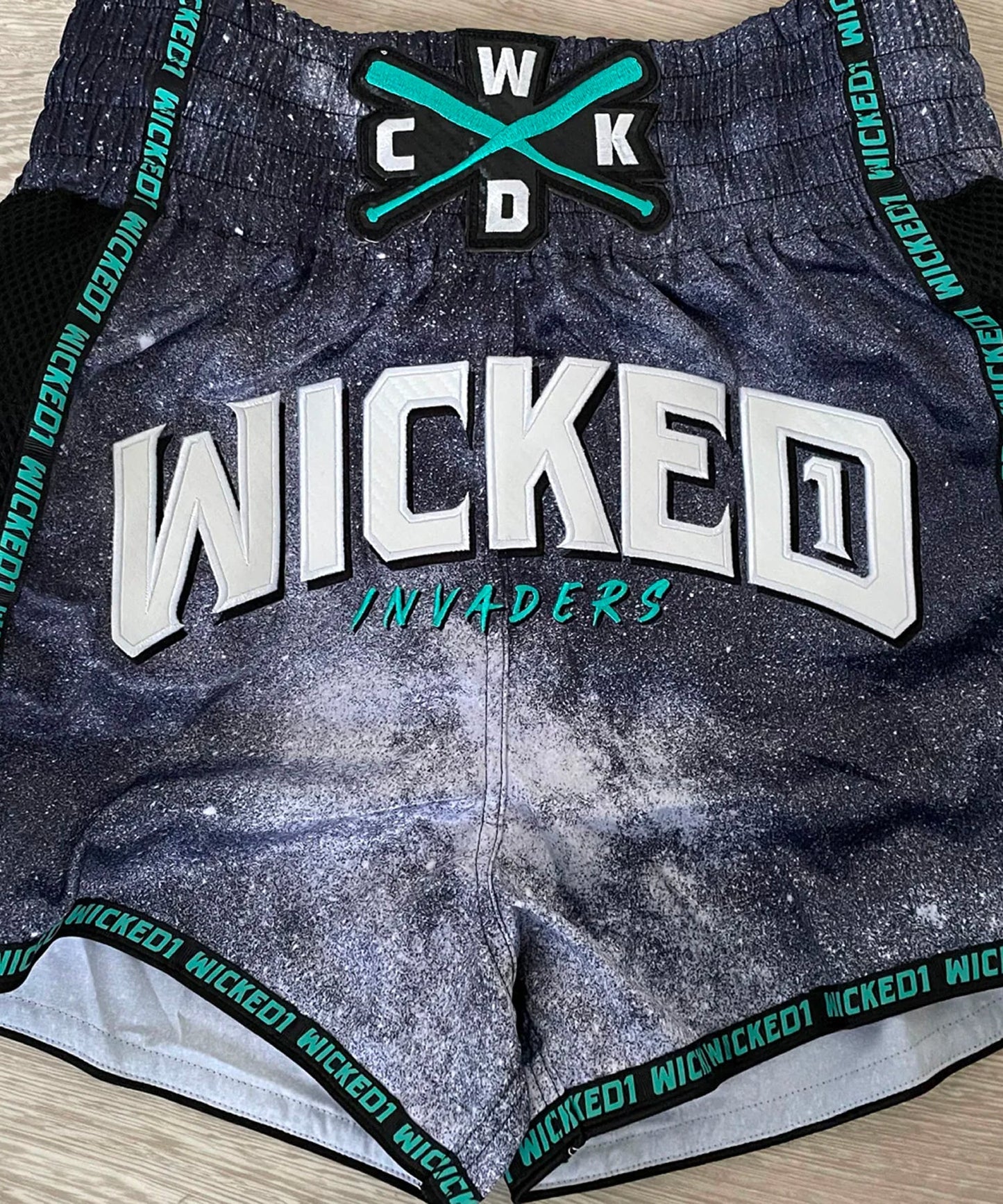 Short de Muay Thai Wicked One Invaders - Noir