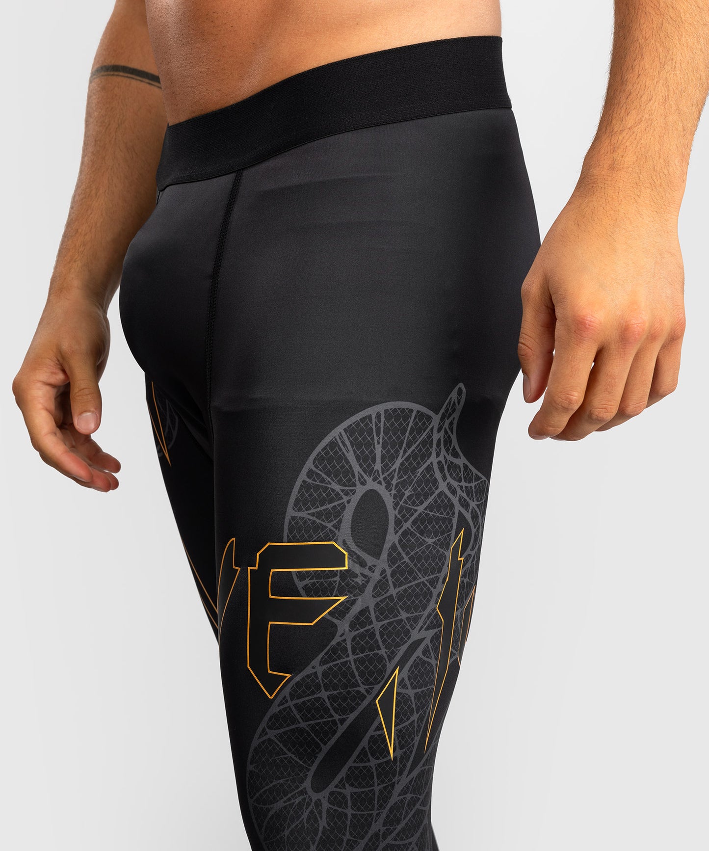 Pantalon de Compression Venum Serpenti – Noir/Argent/Or