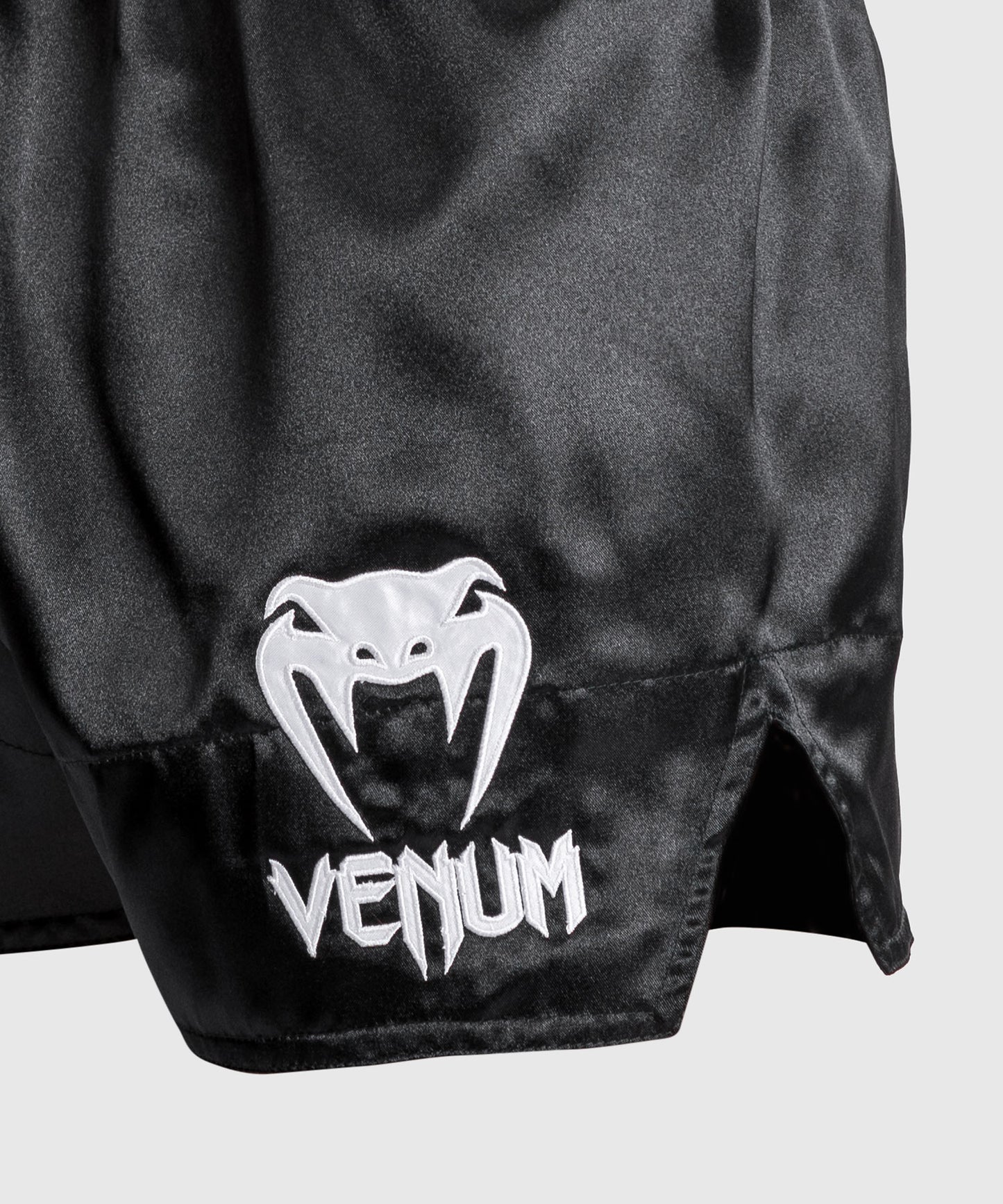 Venum Classic - Short Muay Thaï Blanc/Noir/Blanc