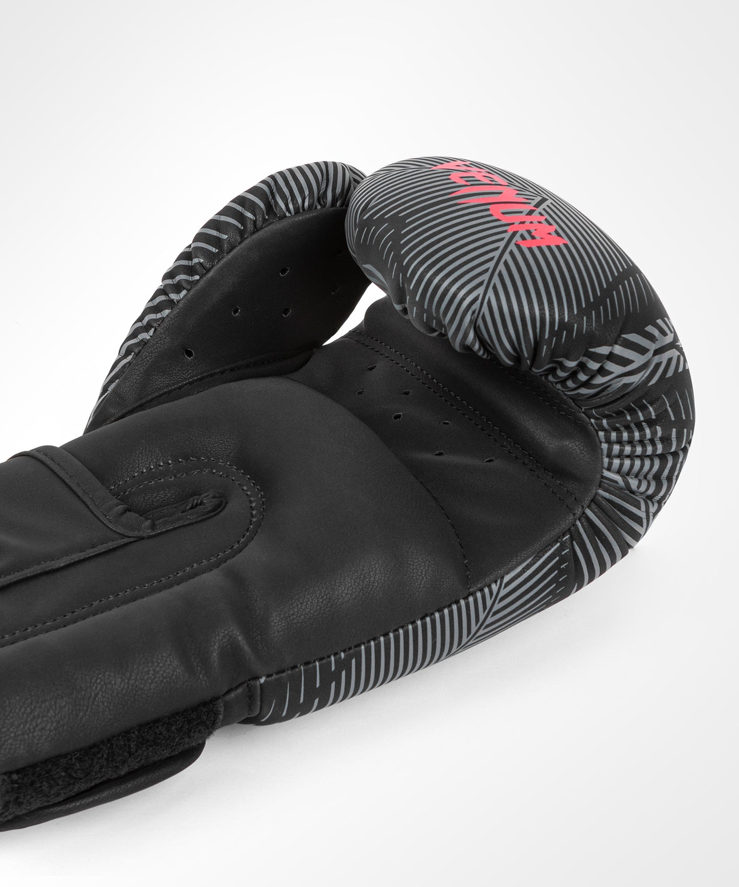Gants de Boxe Venum Phantom - Noir/Rouge