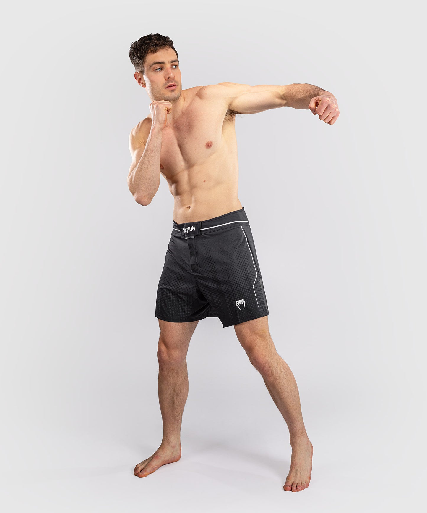 Venum Stealth Fightshorts - Black/White