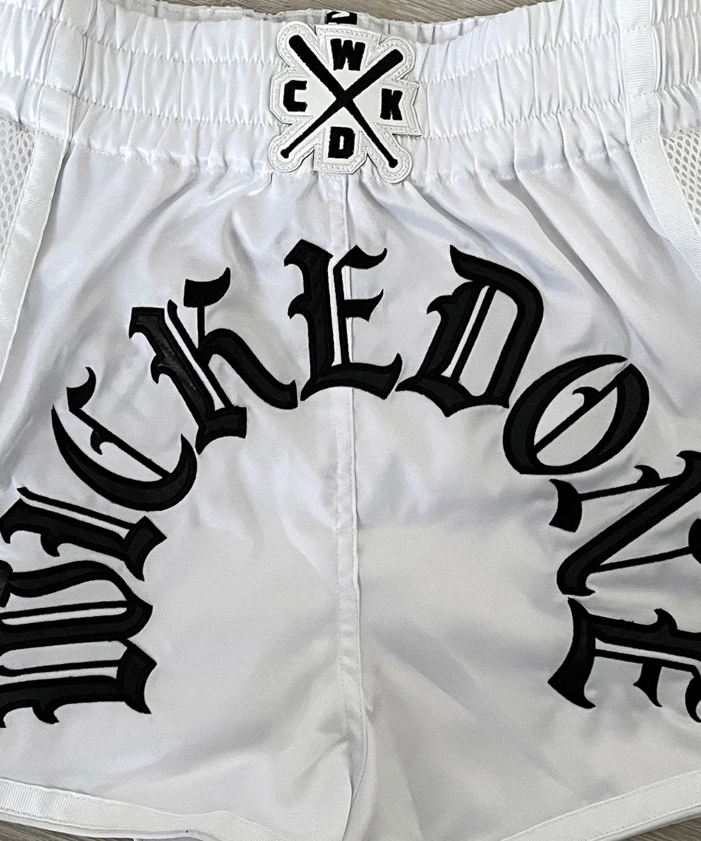 Short de Muay Thai Wicked One SWIFT CHAINS - Blanc