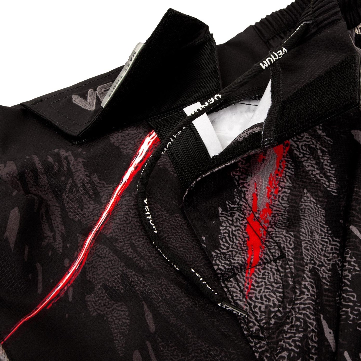 Venum Grizzli short fightshorts - Black/White